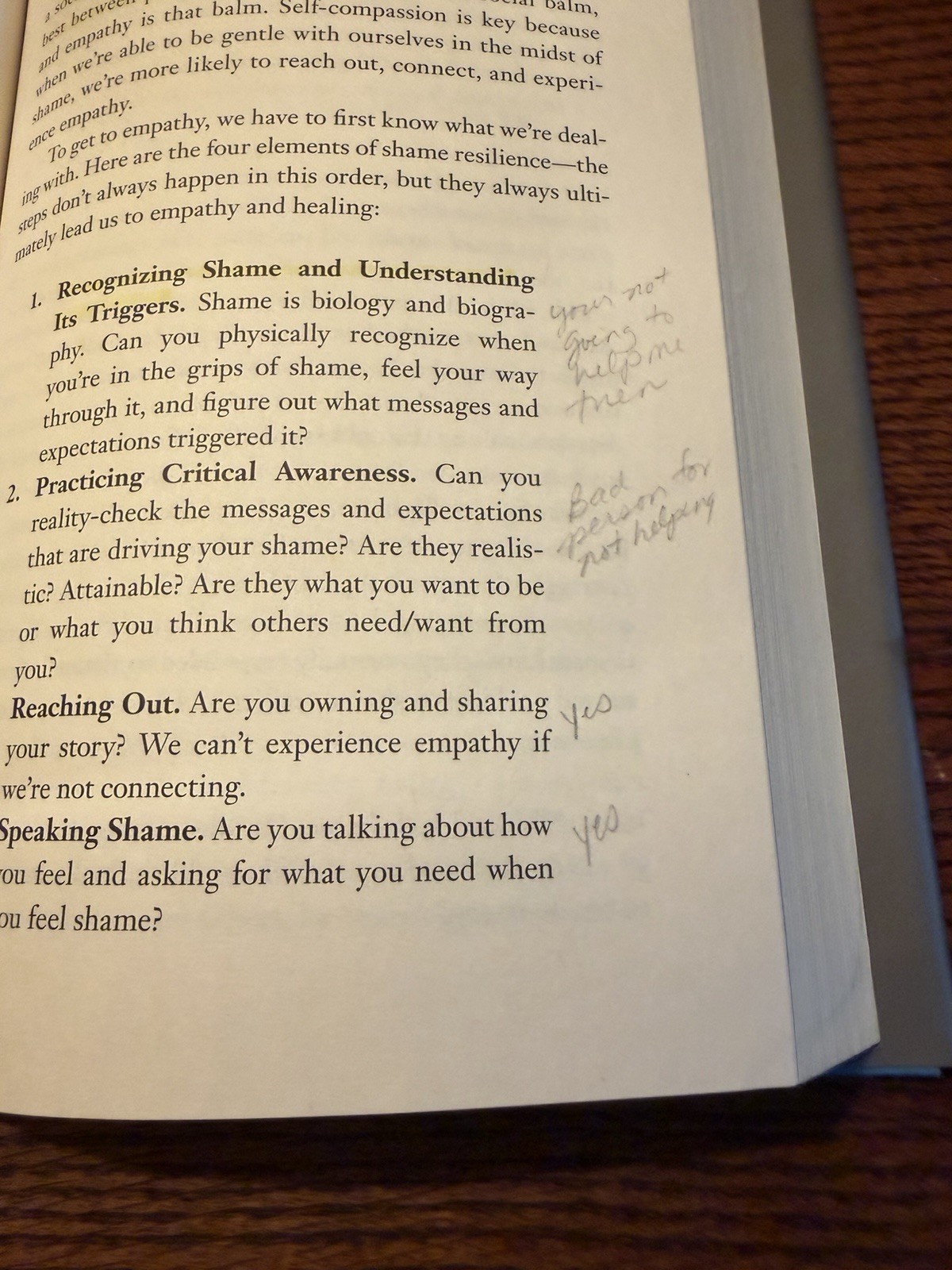 Daring Greatly Brené Brown 1st Edition 1st Printing 2012 Hardcover DJ VG Notes