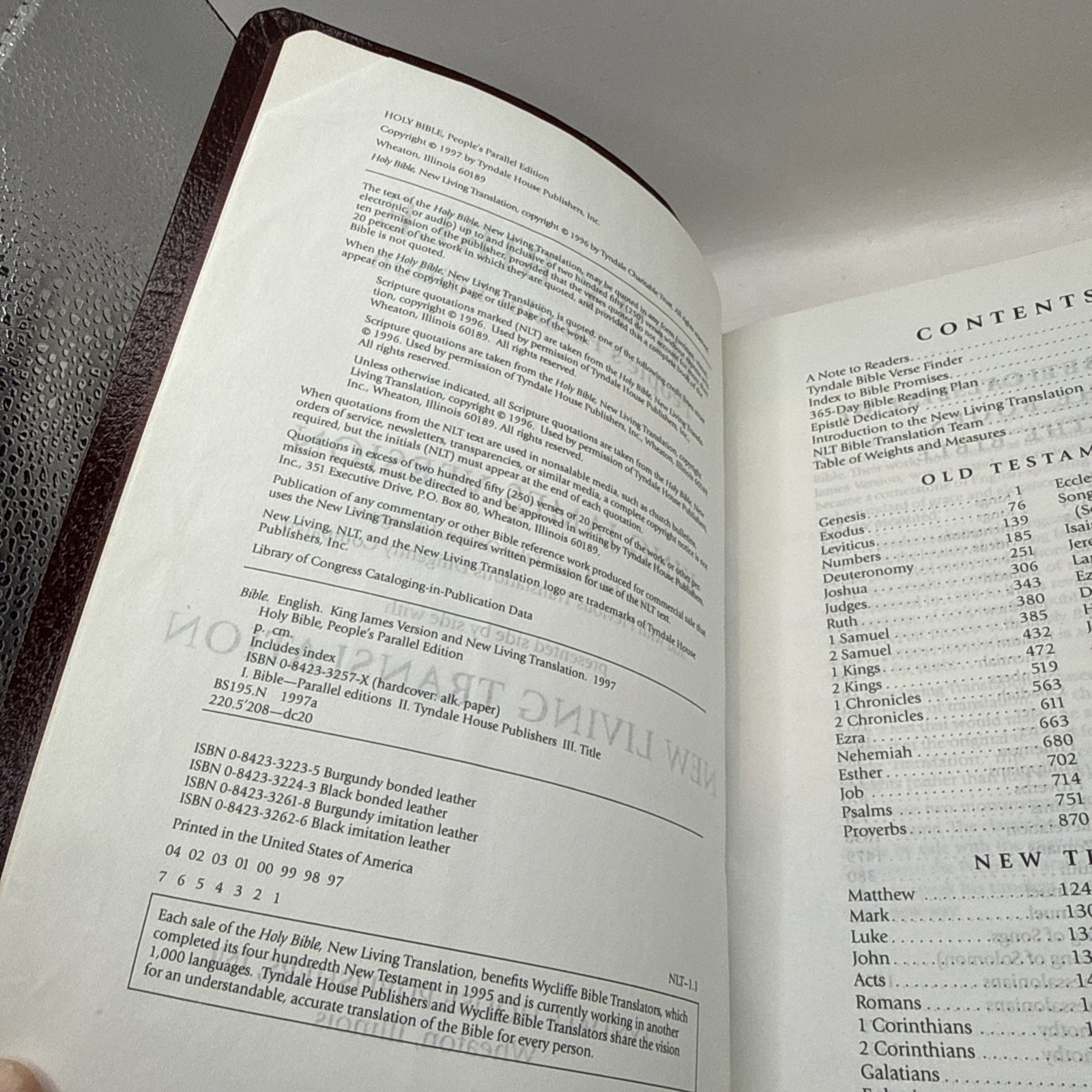 Holy Bible: People’s Parallel Edition King James Version New Living Translation