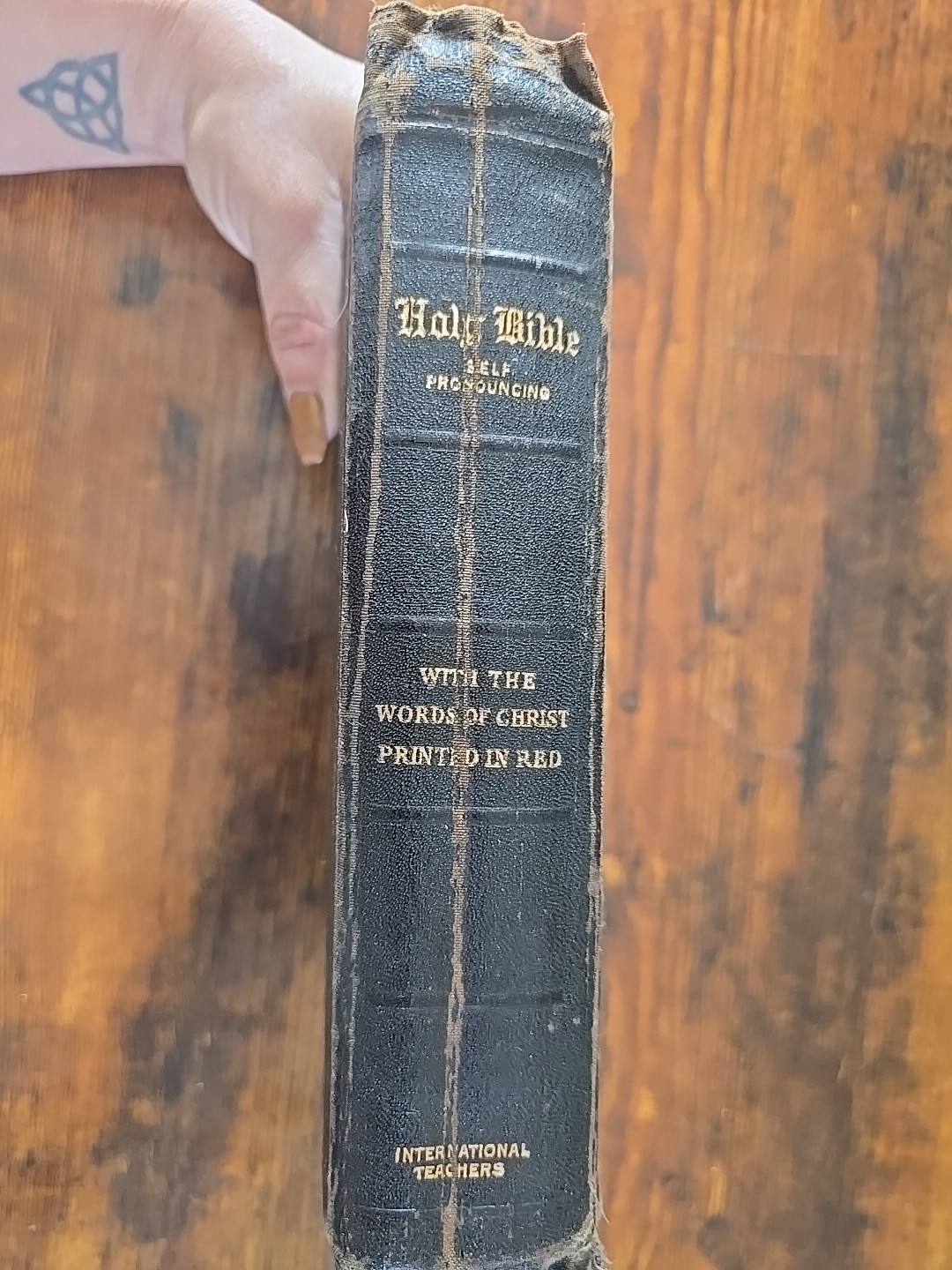 Holy Bible Self Pronouncing With the Words of Christ Printed in Red vintage