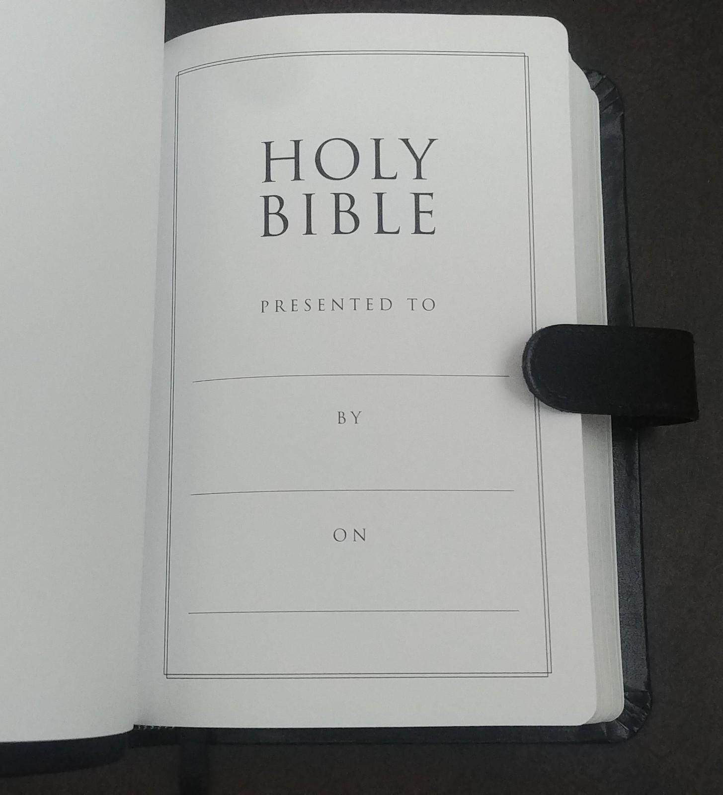 Premium Bonded Leather NIV Compact Thinline Bible Black – Red Letter – Ribbon