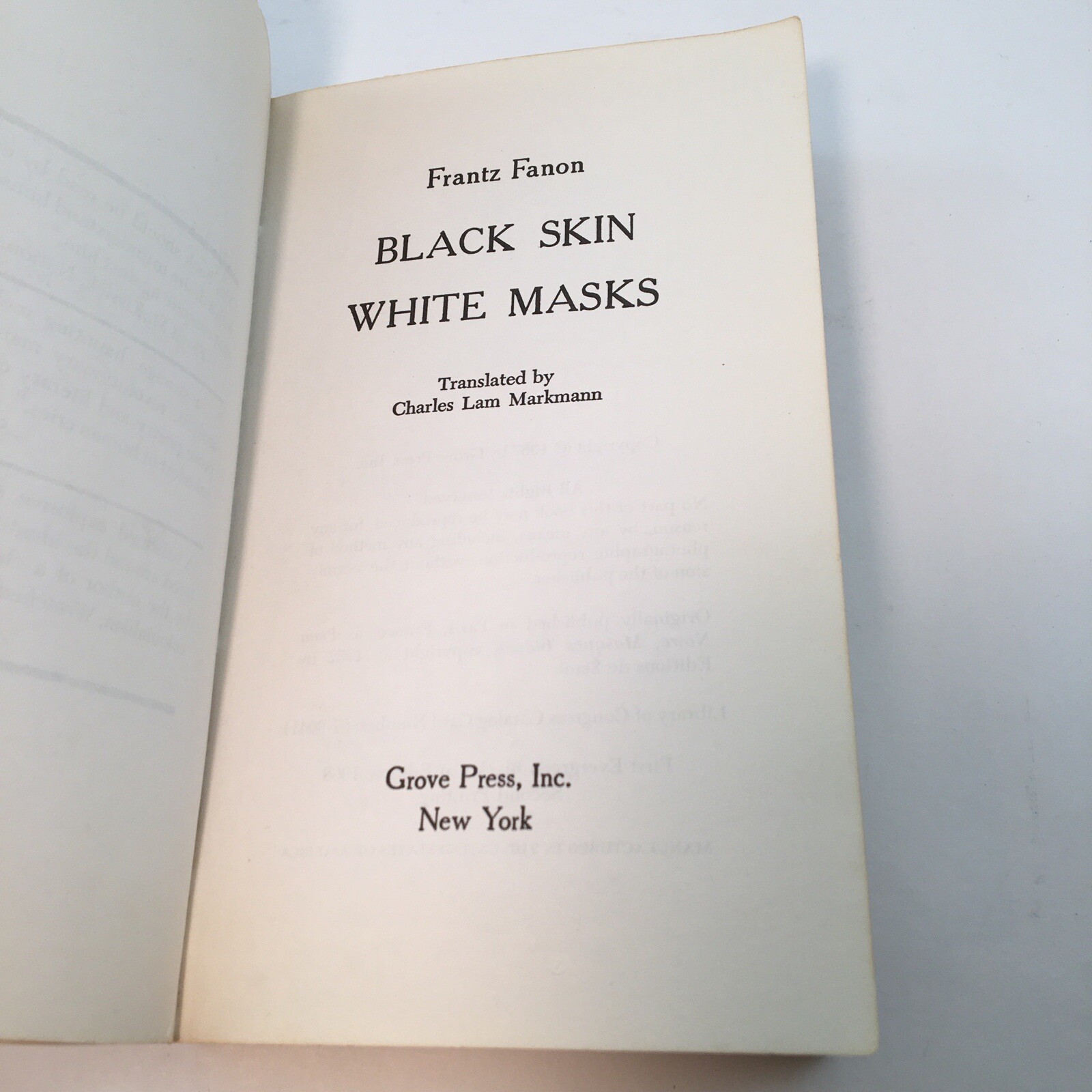 BLACK SKIN, WHITE MASKS FRANTZ FANON PB NF SCARCE