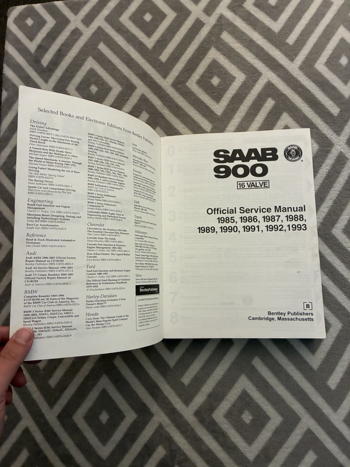 Saab 900 16 Valve Official Service Manual 1985-1993 Robert Bentley
