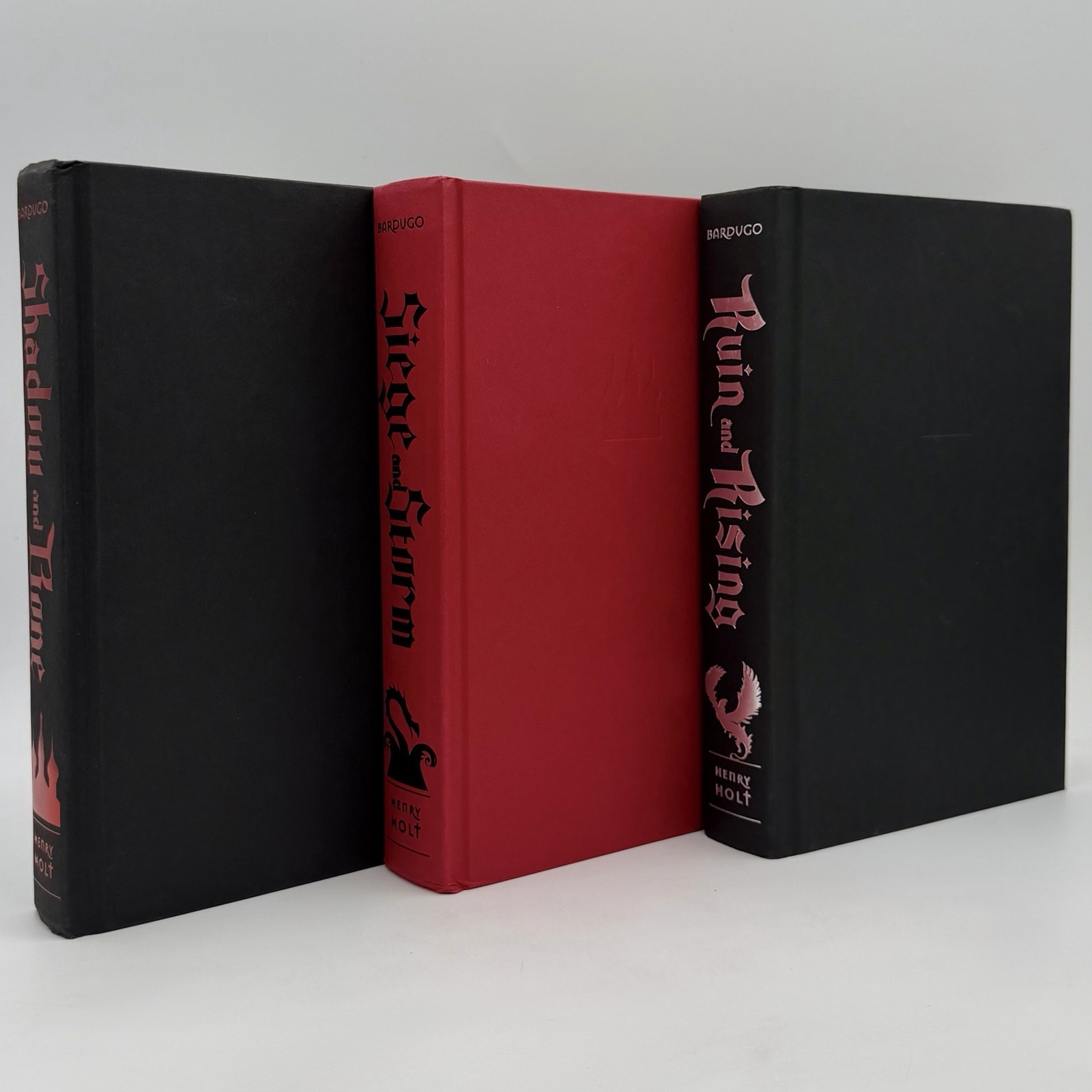 Shadow & Bone / Grisha trilogy – Leigh Bardugo (1st edition 1st print HC set)
