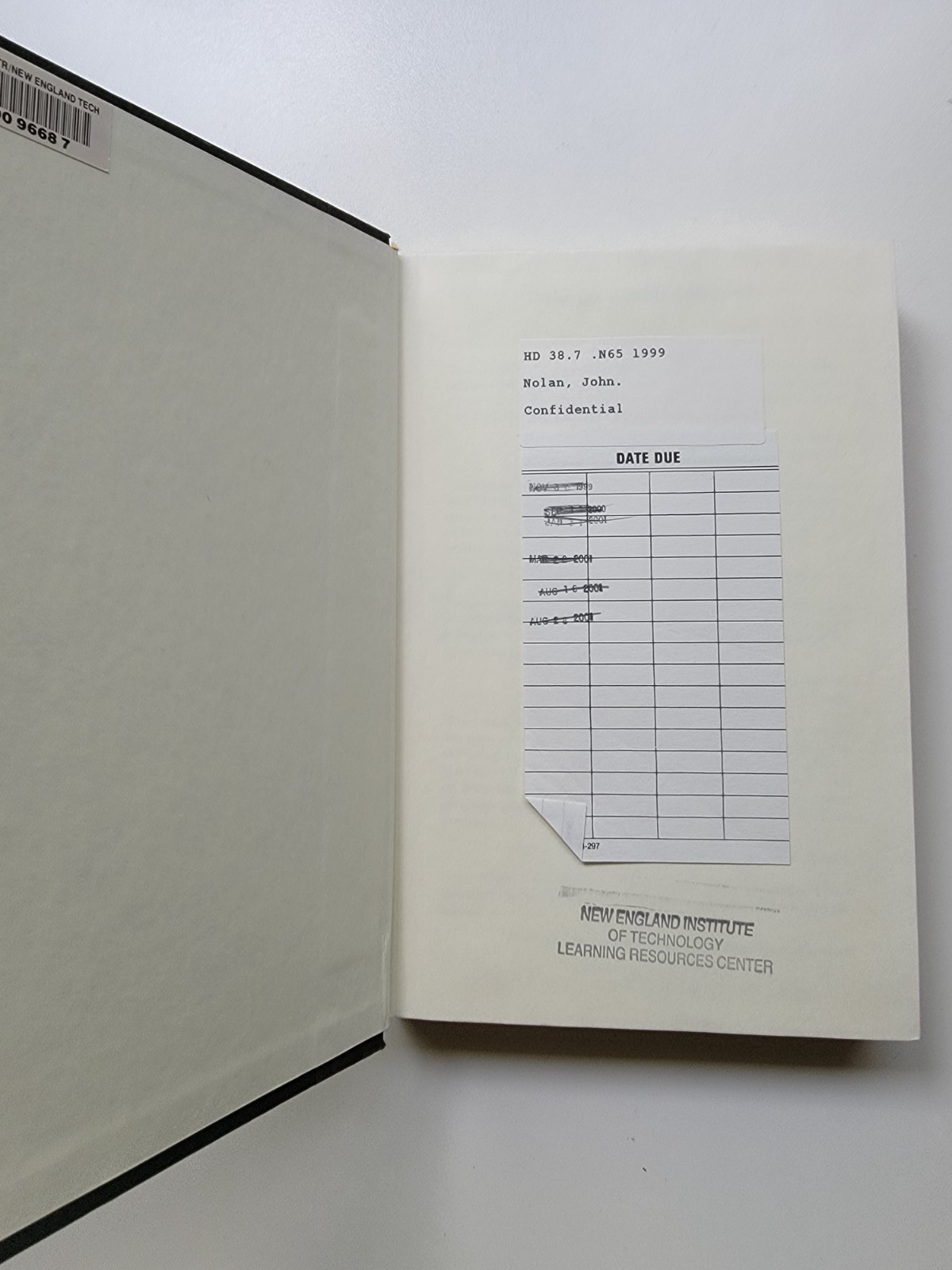 Confidential : How to Uncover Your Competitor’s Top Business Secrets Legally 1st