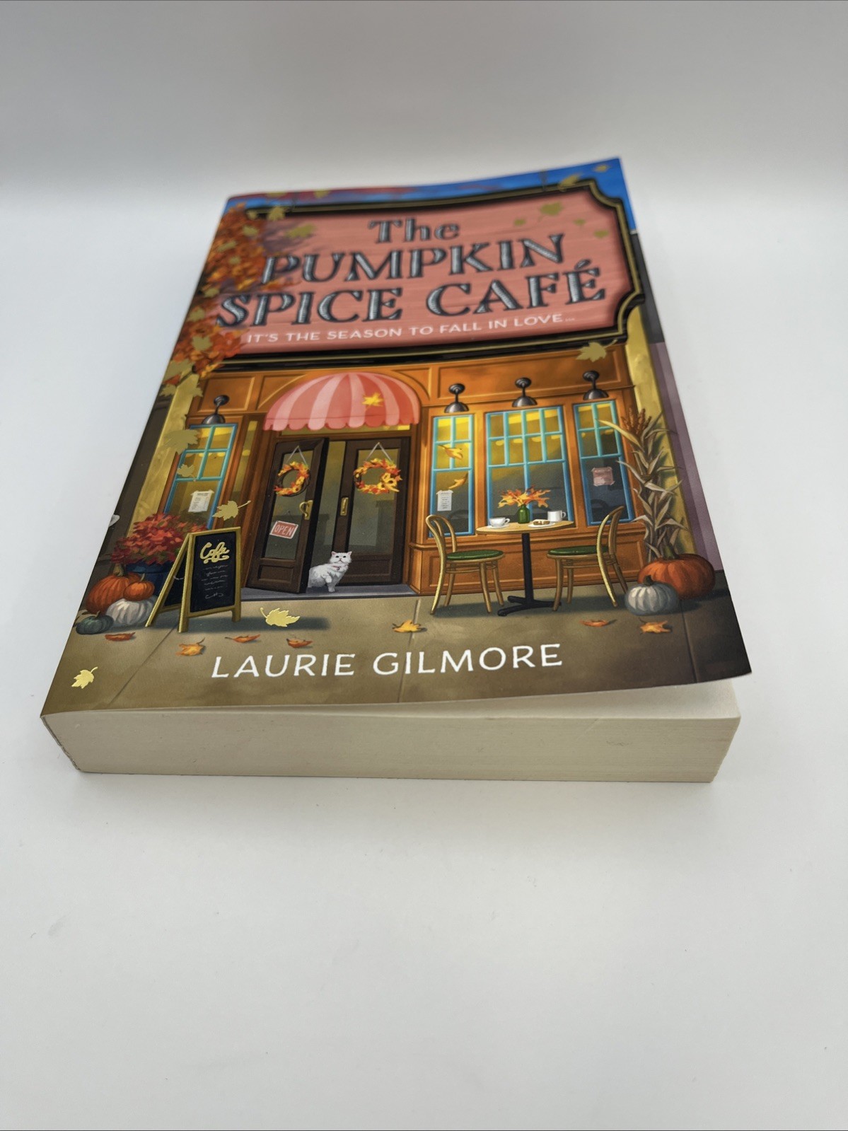 Pumpkin Spice Café by Laurie Gilmore Paperback