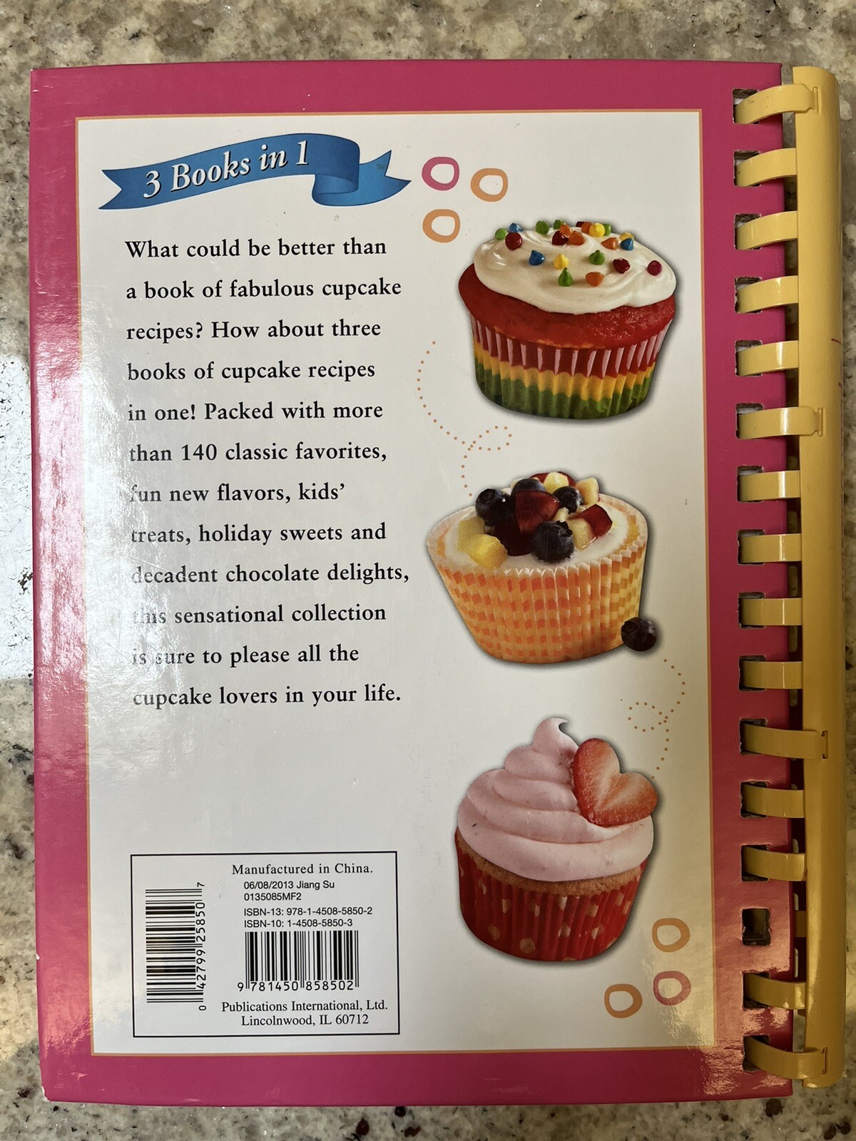 CUPCAKES Favorite Brand Name 3 Books in One Spiral Bound Cookbook 288 pages NEW