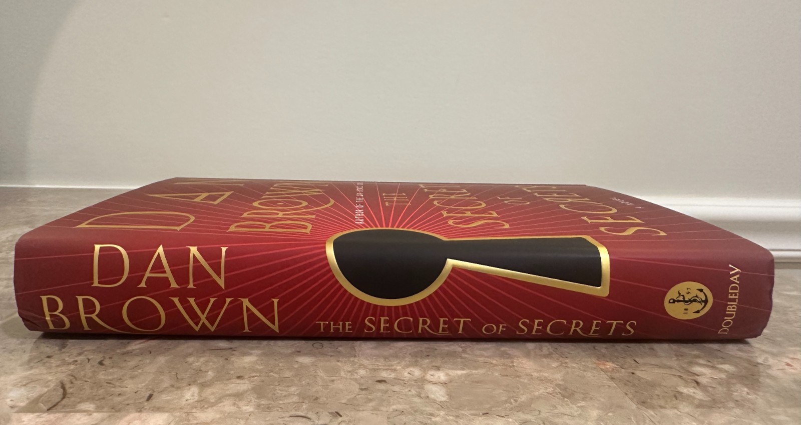Dan Brown Signed Hardcover Book – Authentic Autograph, Rare Thriller Collectible