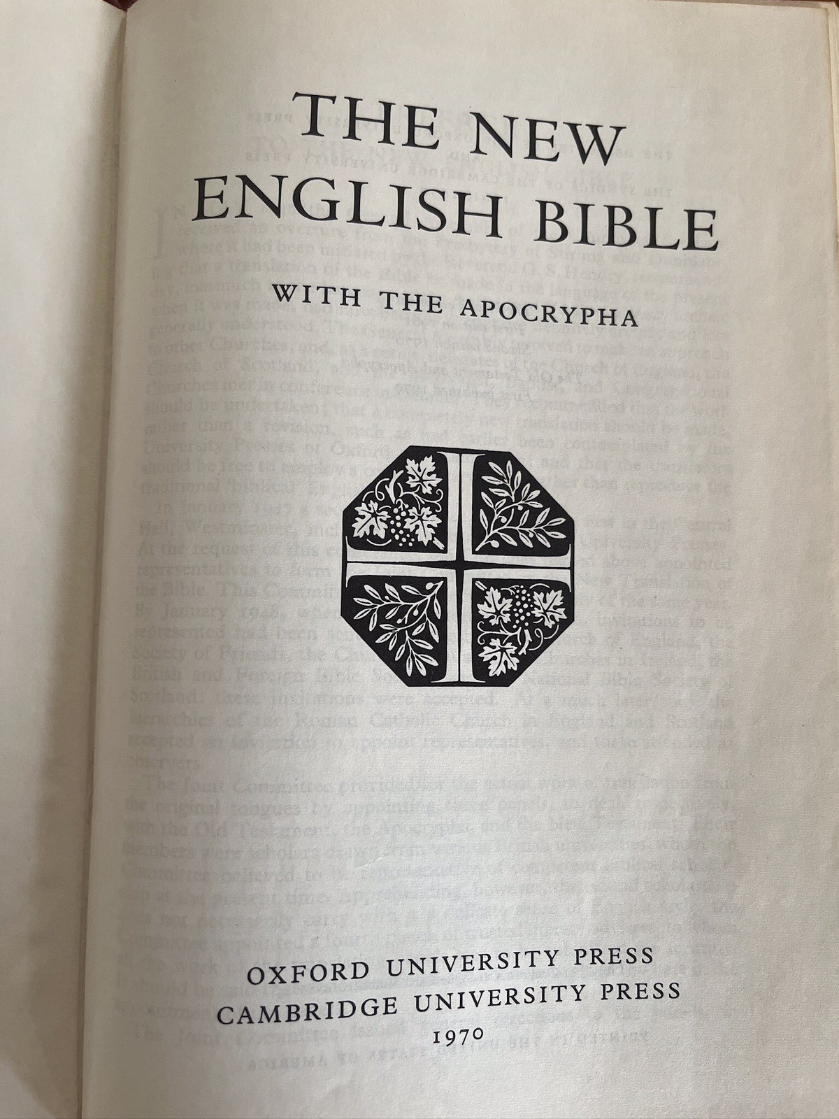Vtg The New English Bible With the Apocrypha Oxford University Press 1970 HC DJ