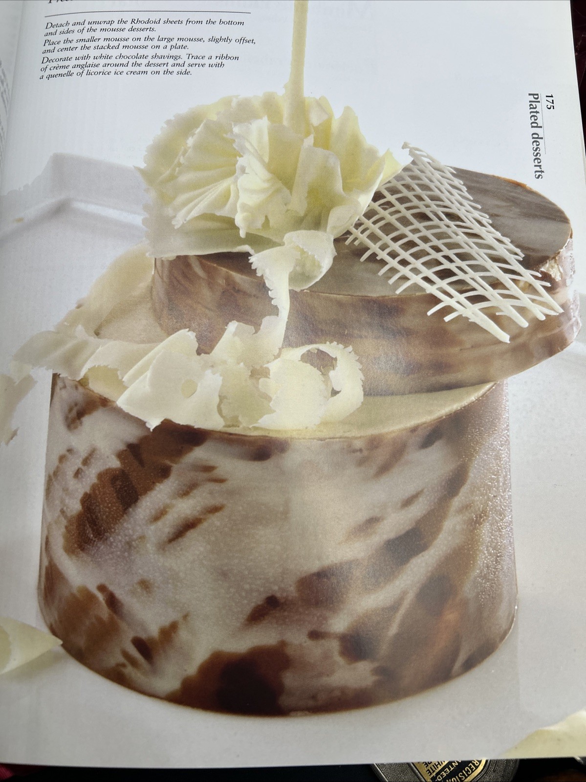 Grand Livre de Cuisine : Alain Ducasse’s Desserts and Pastries French Cookbook