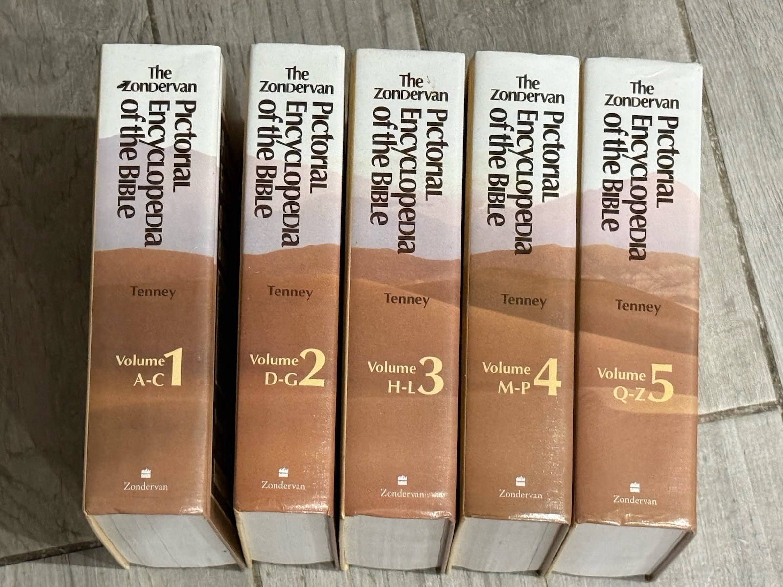 ✝️ Zondervan Pictorial Encyclopedia of the Bible Volume 1-5 – 1975