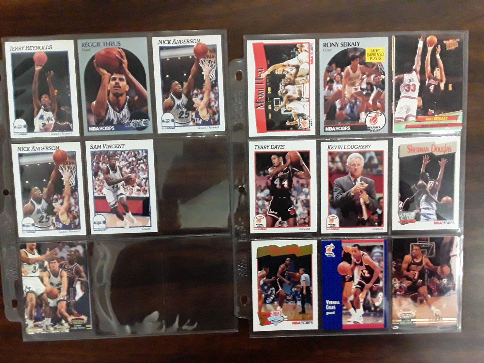 Basketball Trading Cards 31 Ultra Pro sheets full 300 random cards G+ 240403
