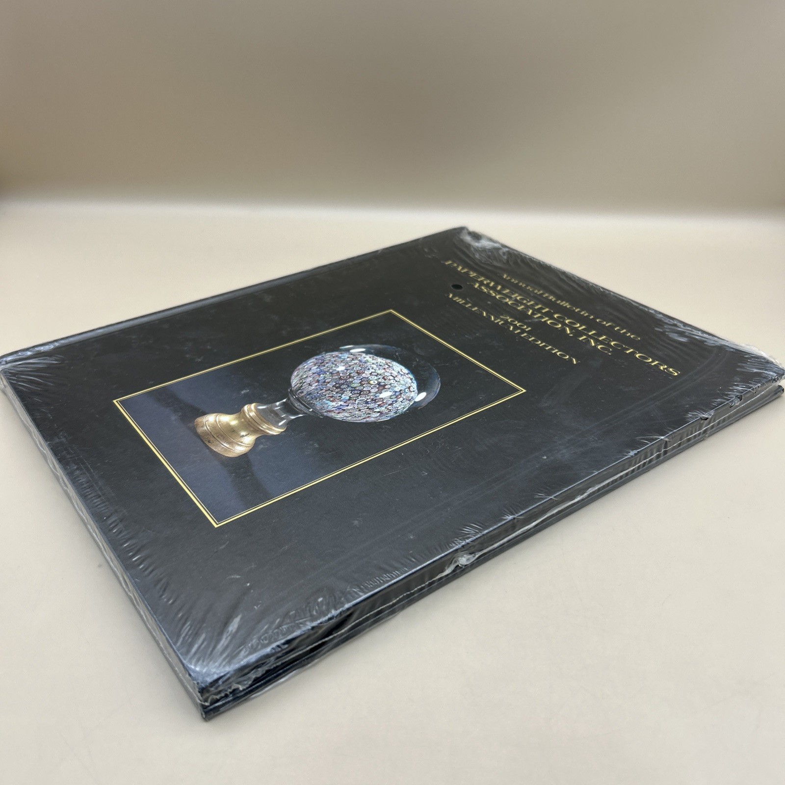Annual Bulletin Paperweight Collectors Association Millennium Edition 2001 Book