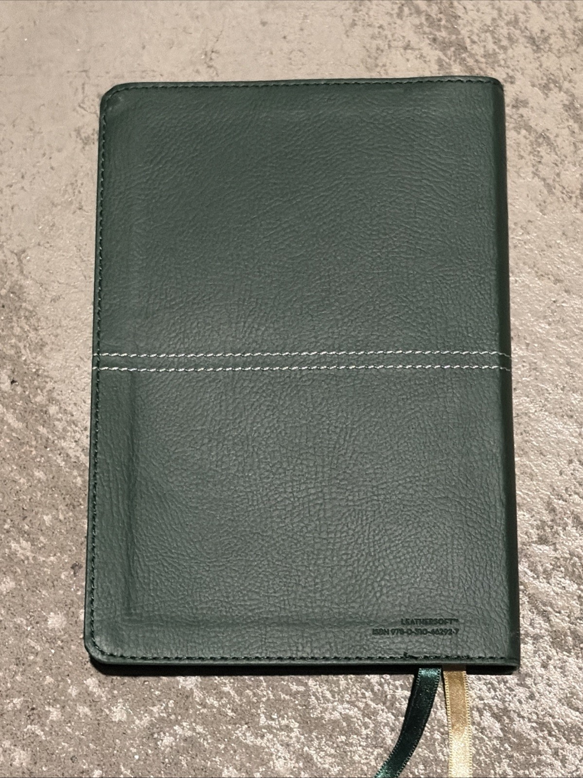 Holy Bible : Niv, Center-column Reference Bible, Green, Red Letter, Comfort P…