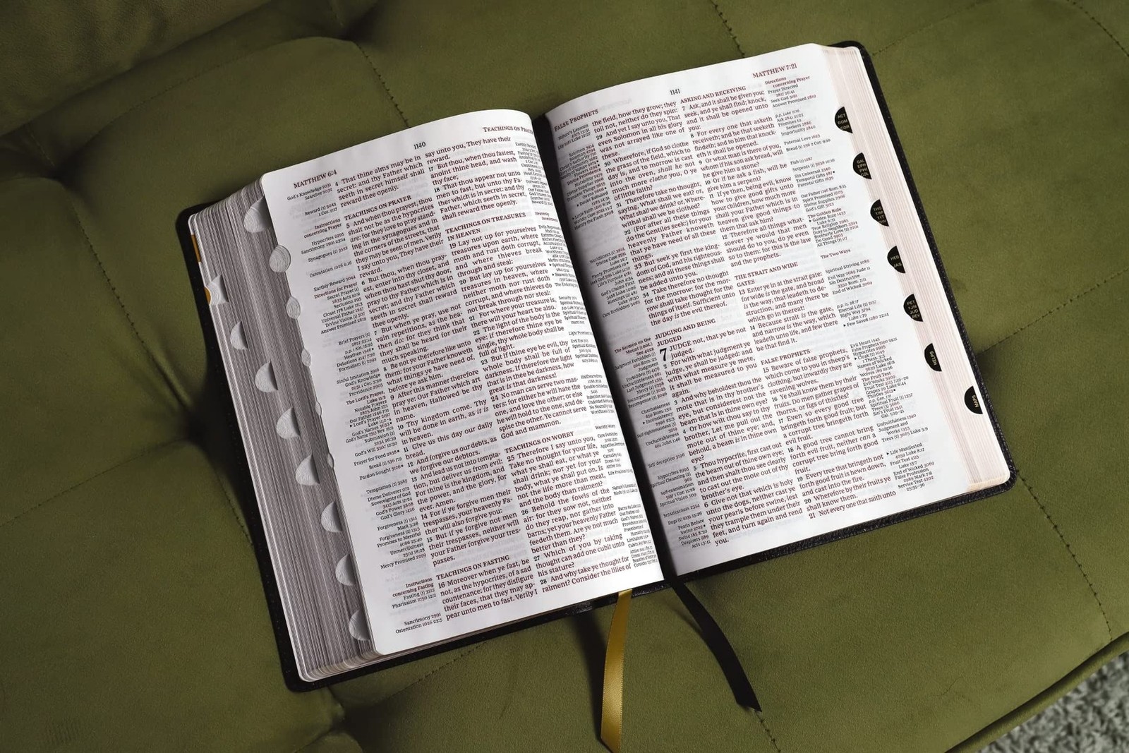 KJV, Thompson Chain-Reference Bible, Large Print, Bonded Leather, Black, Red …
