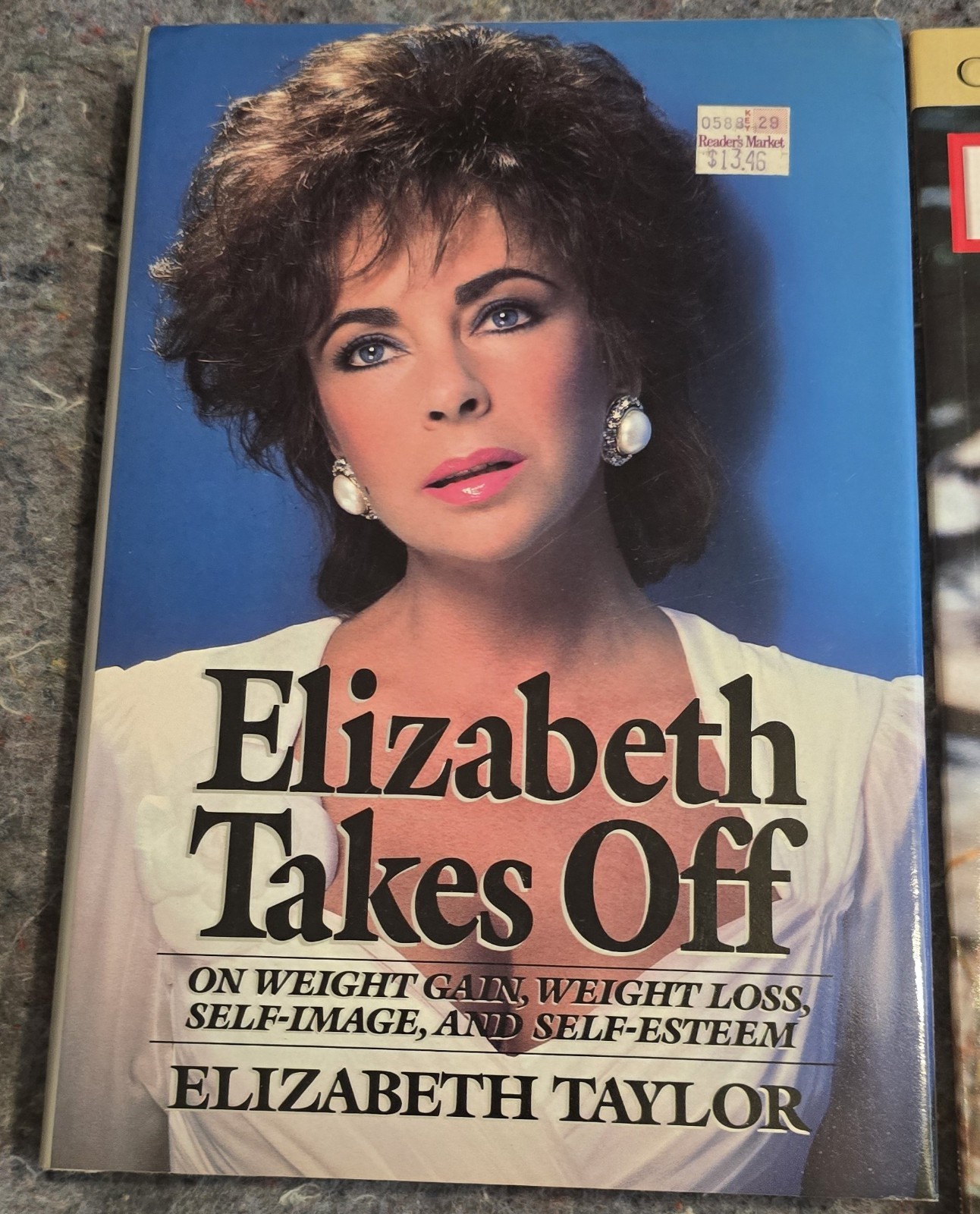 Elizabeth Taylor Takes Off Book People Life Remembering Liz Photo Magazine Lot