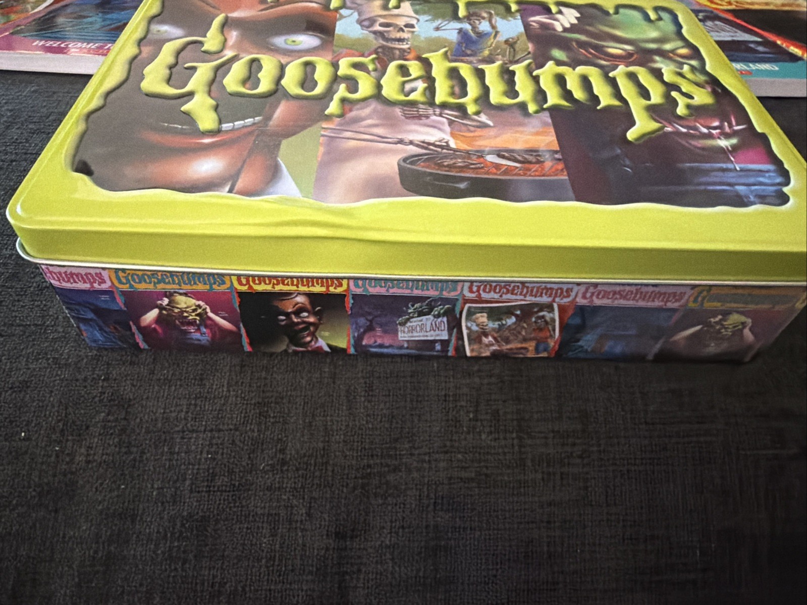 Goosebumps 25th Anniversary 5 Book Set in Tin box With Extra Book