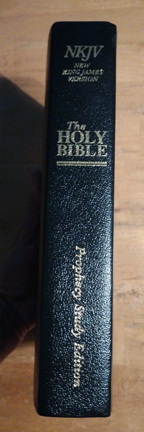 The Holy Bible Prophecy Study Edition. Nelson. 2008. Genuine Leather (8.5″ x 6″)