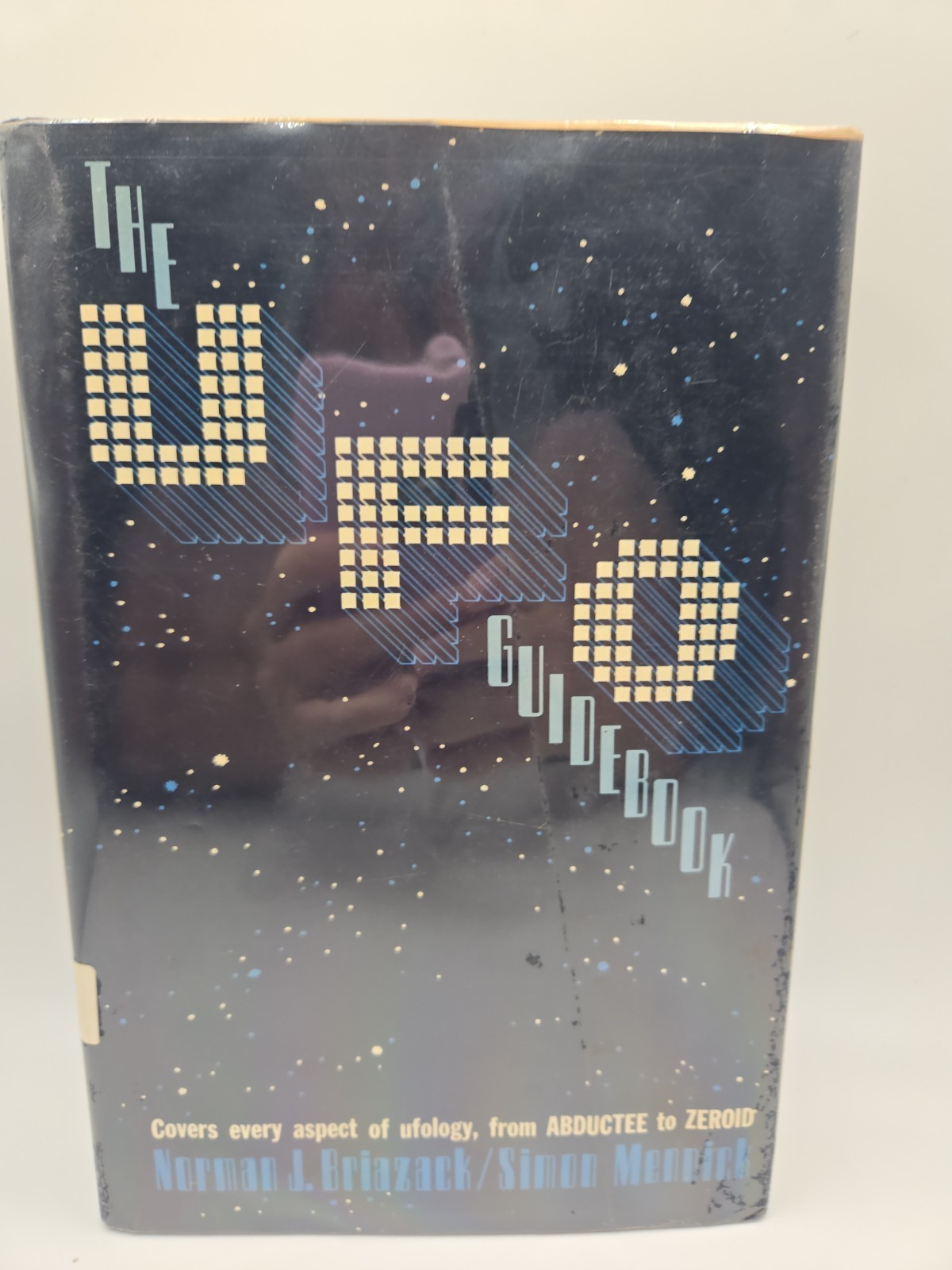 The UFO Guidebook ASPECT OF OFOLOGY by Simon Mennick & Norman J. Briazack 1978