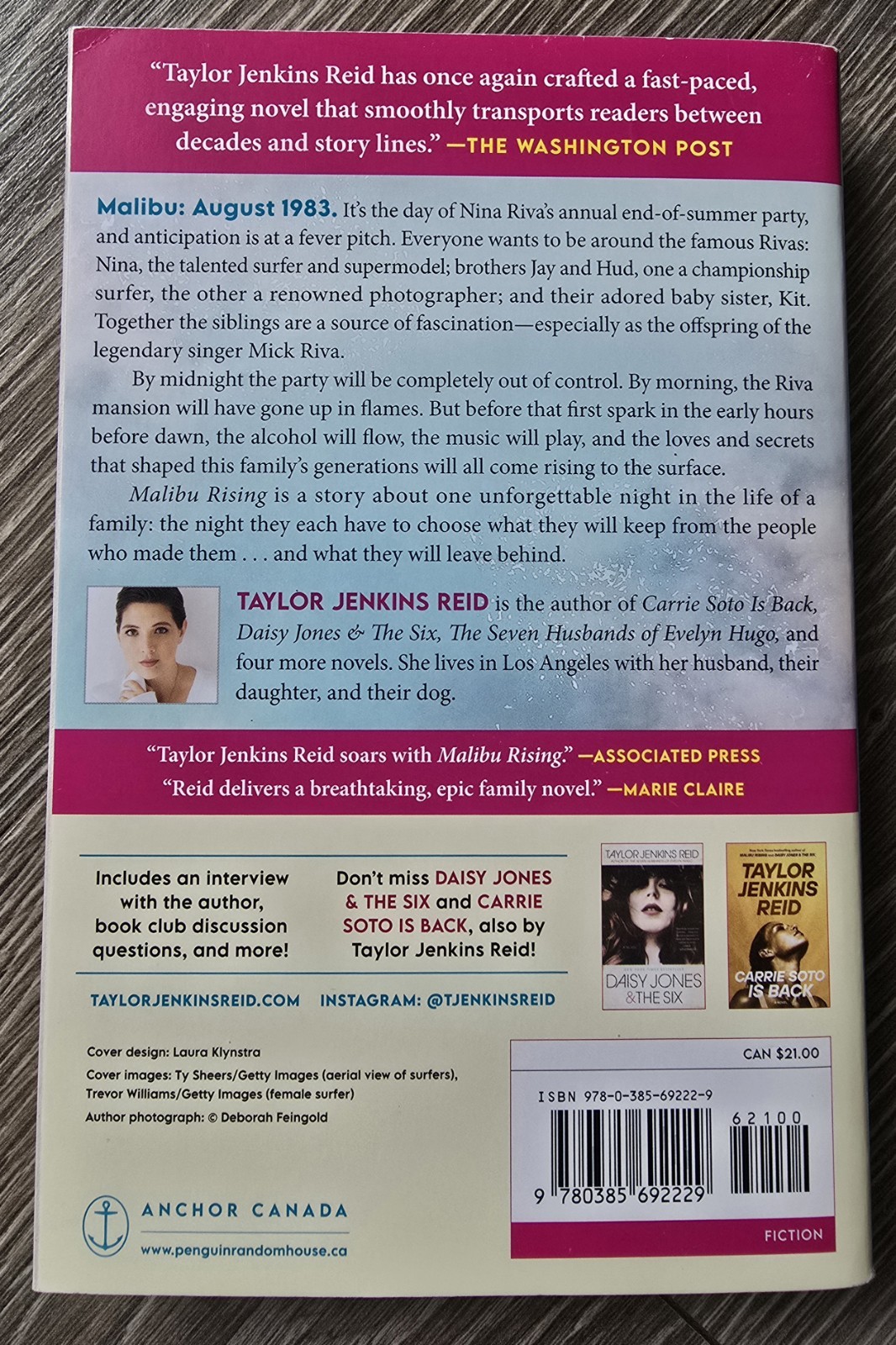 Malibu Rising a Novel by Taylor Jenkins Reid (2021, Trade Paperback)