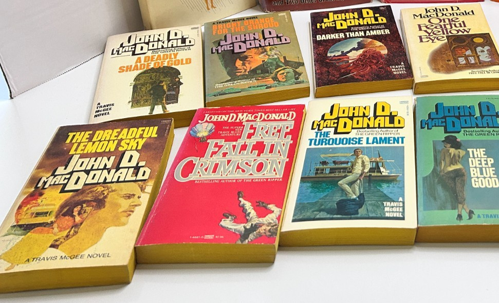John D. MacDonald Vtg Lot Travis McGee Books 20 Volumes Hardcover & Paperback