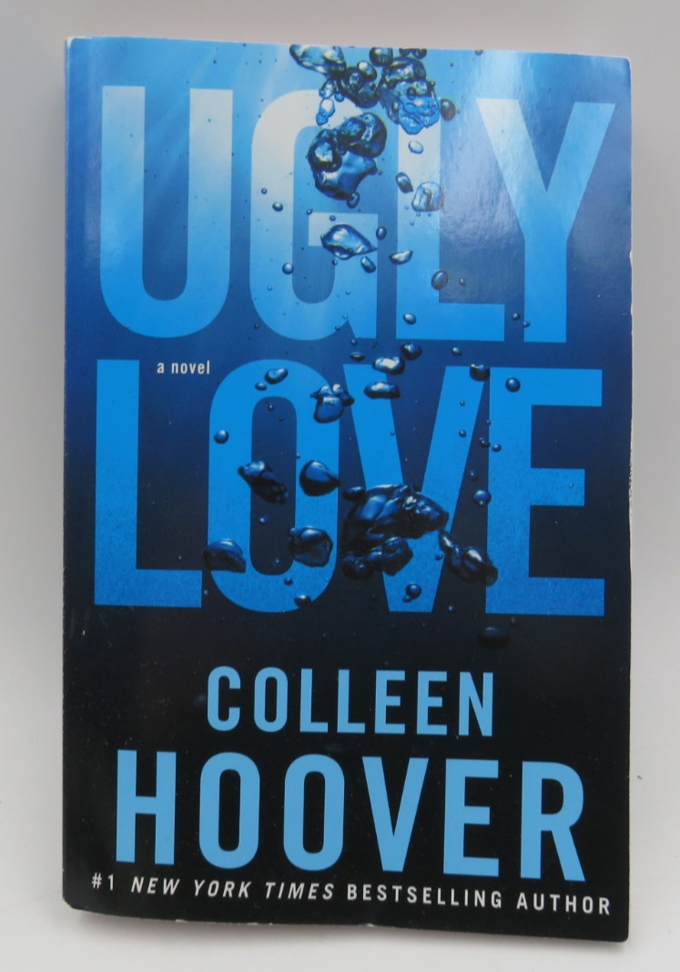 Ugly Love a Novel by Colleen Hoover – Paperback NEW