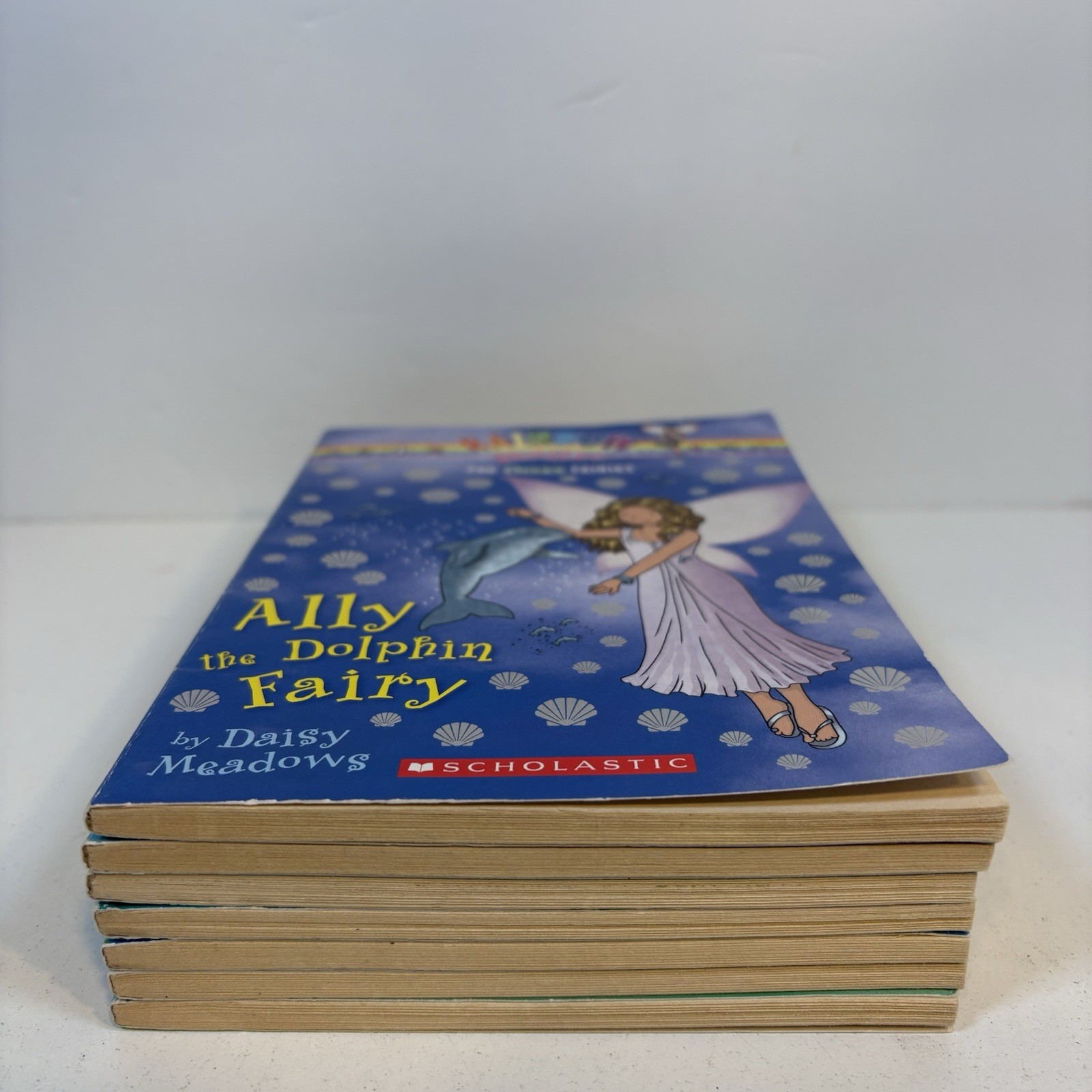 THE OCEAN FAIRIES RAINBOW MAGIC FAIRIES: Books 1-7 Set/Lot (by Daisy Meadows)