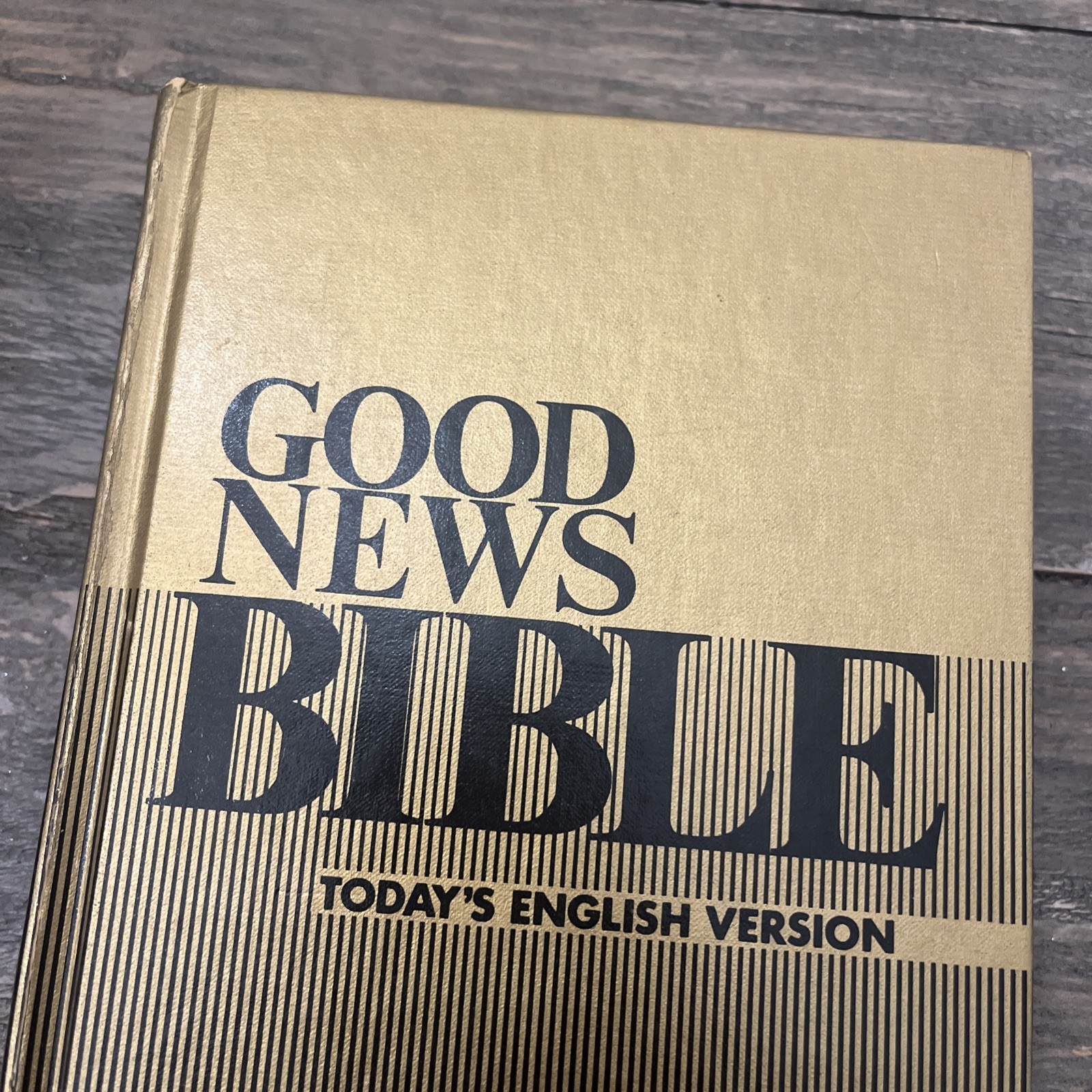 Vtg 1976 Good News Bible Today’s English Version Gold Hardcover 480 Pages