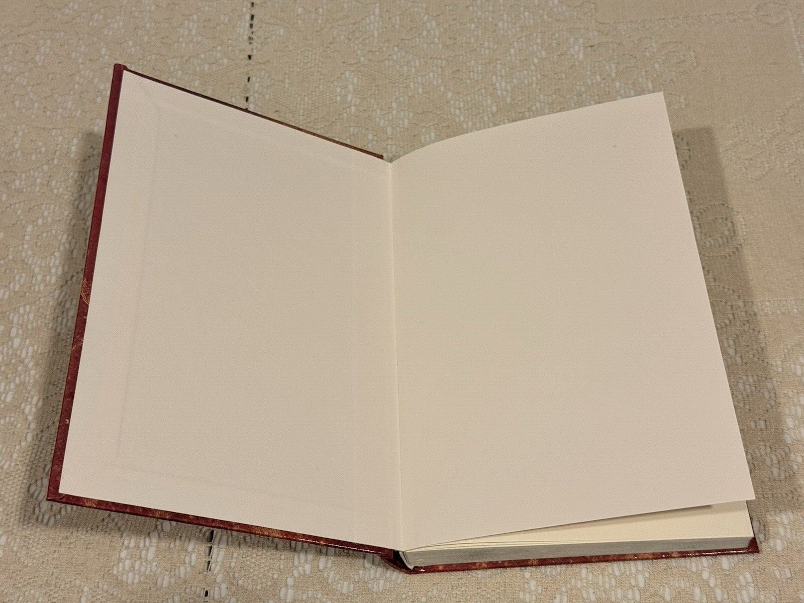 Othello by William Shakespeare, 2011 Hardcover book, Simon & Brown