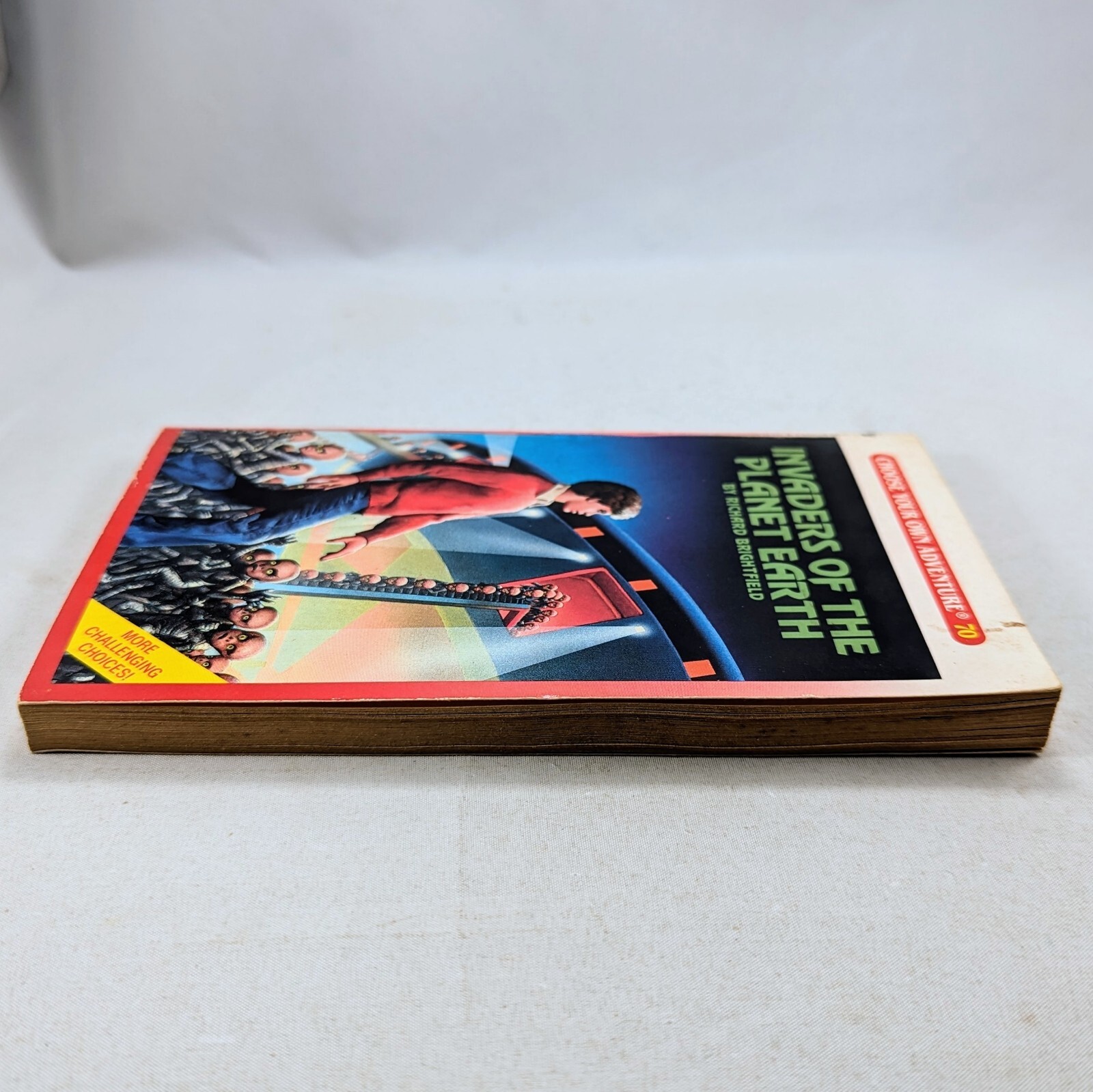 Choose Your Own Adventure 70: Invaders of the Planet Earth VTG 1987 1st Edition