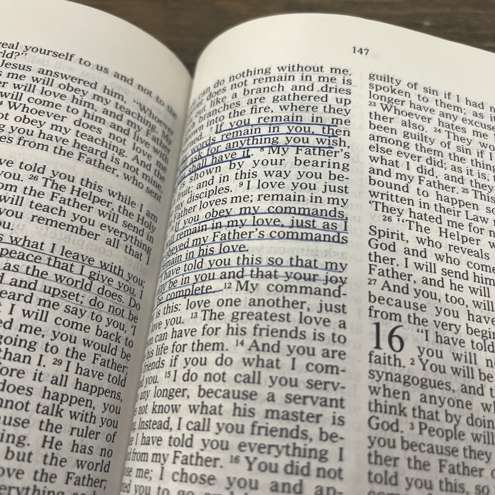 Vtg 1976 Good News Bible Today’s English Version Gold Hardcover 480 Pages