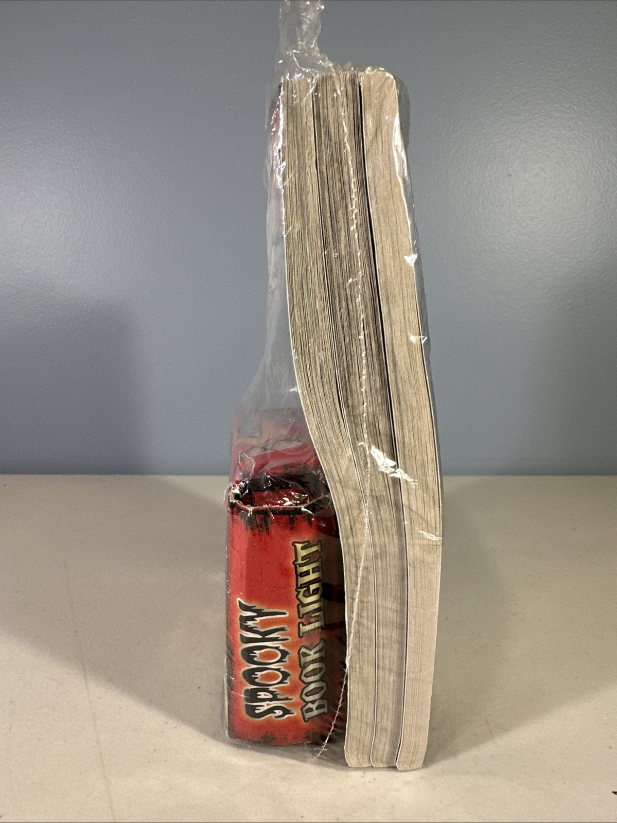 Scary Stories To Tell In The Dark PB Books Alvin Schwartz w/Spooky Book Light