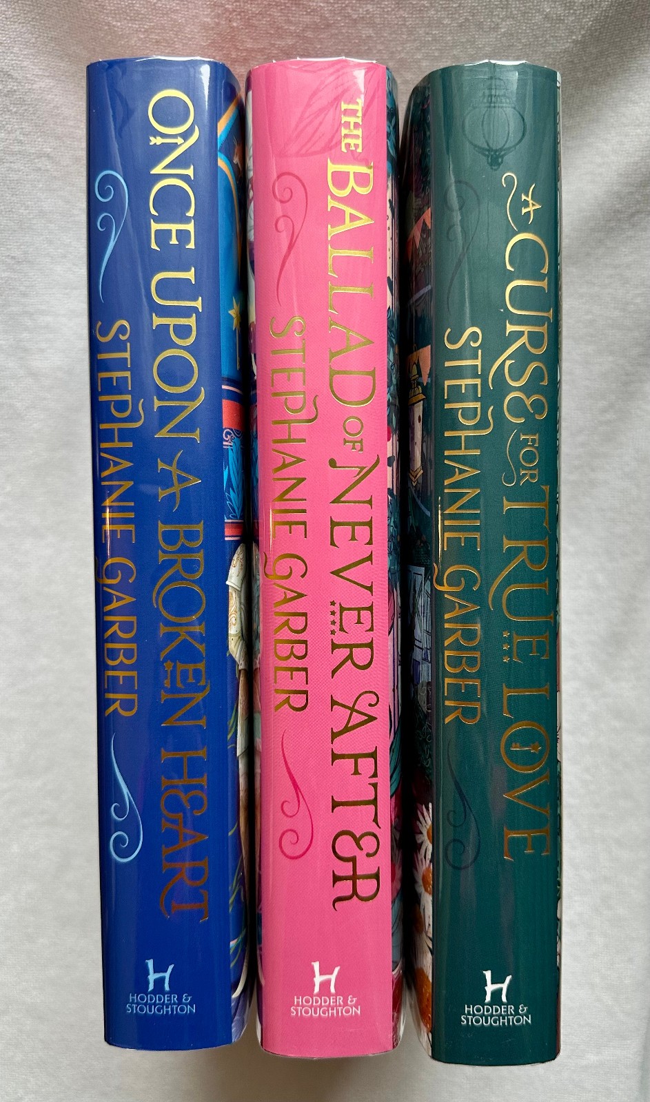 Once Upon a Broken Heart Trilogy, Goldsboro edition: 1st book has fox on cover!