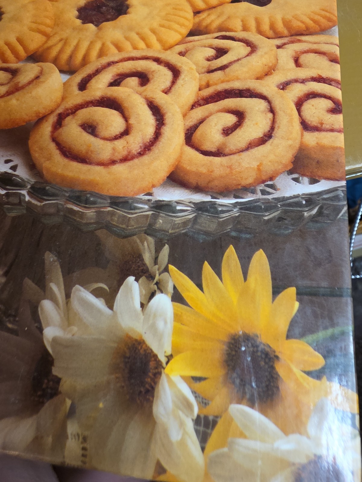 Complete Book of Baking Pillsbury Cookbook 1993 Hardcover 512 Pages Of Recipes
