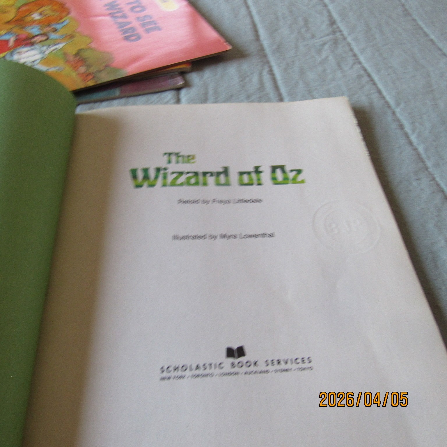 Lot 4-Troll Assoc Books-The Wizard of Oz-Off to See the Wizard-Over the Rainbow