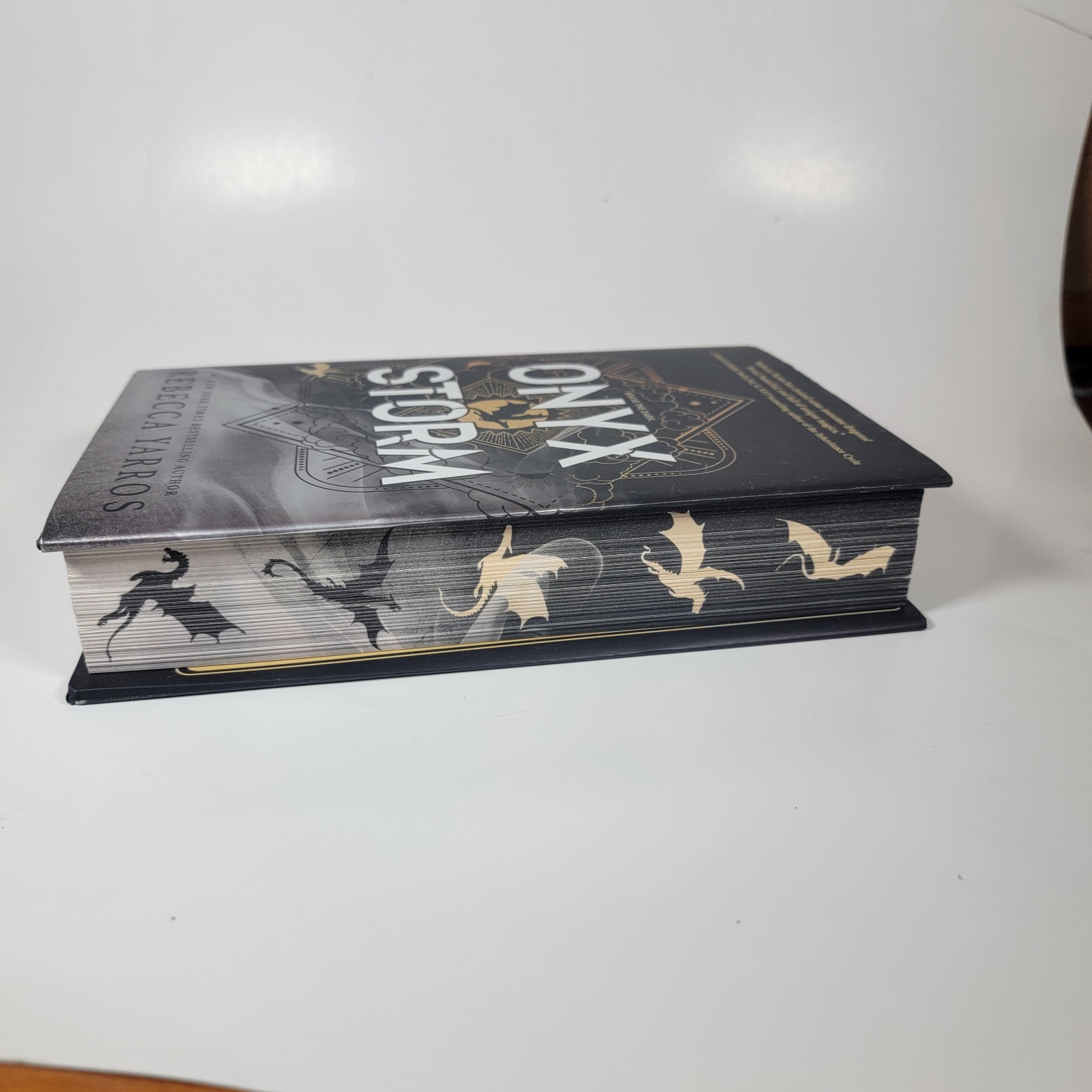 Onyx Storm (Wing and Claw Collection) by Rebecca Yarros (Hardcover) SEE DESC