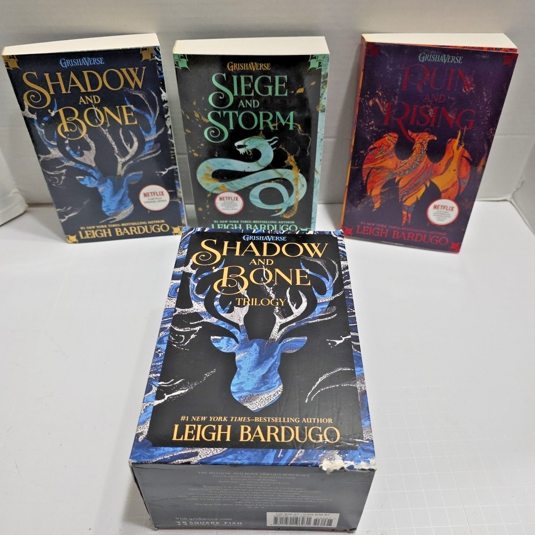 Shadow and Bone Trilogy Box Set Leigh Bardugo HC Siege Storm Ruin Rising