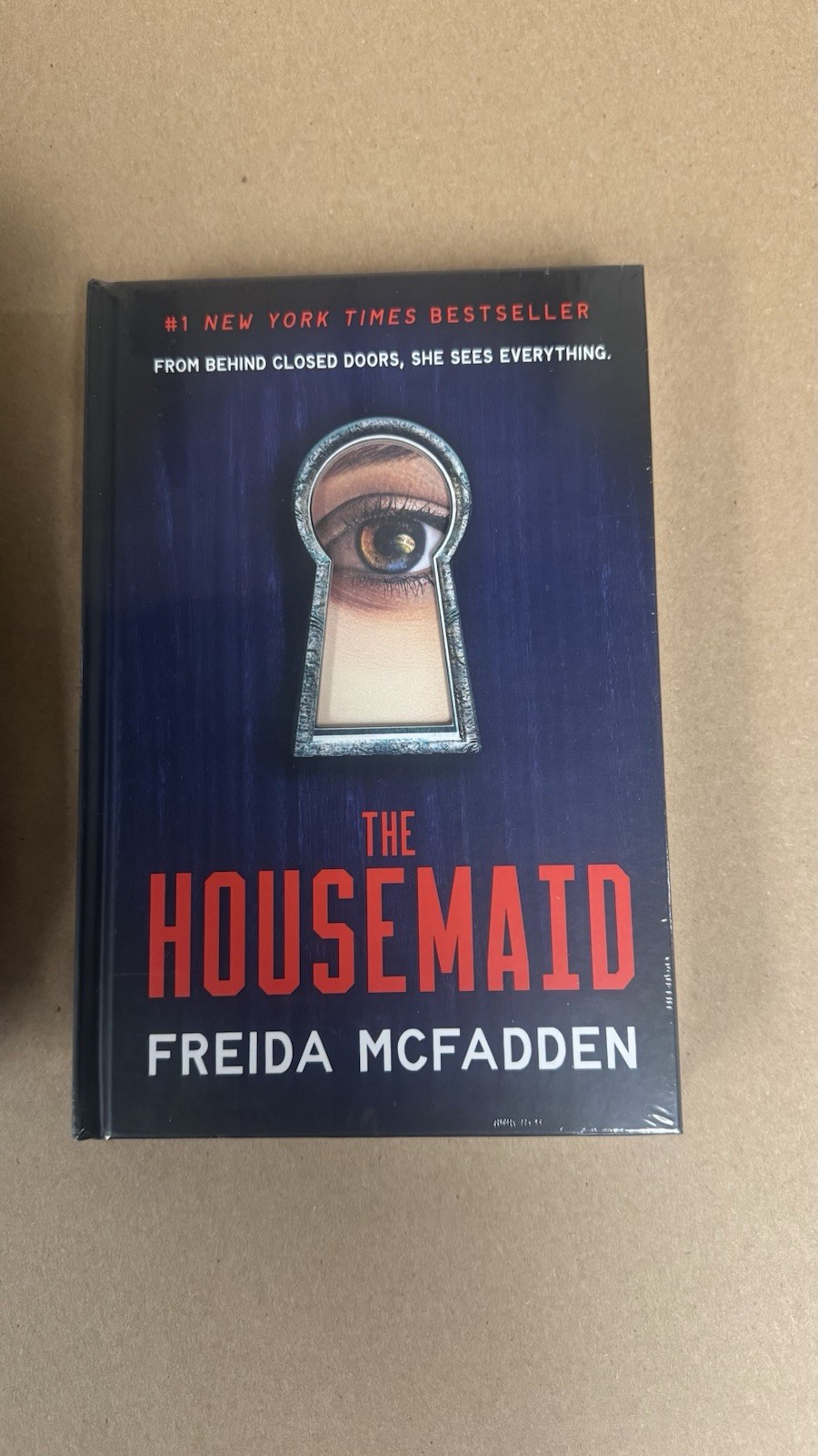 Freida McFadden REDSOX THE HOUSEMAID COMBO Auto Plate & Carry Bag Limited Ed.