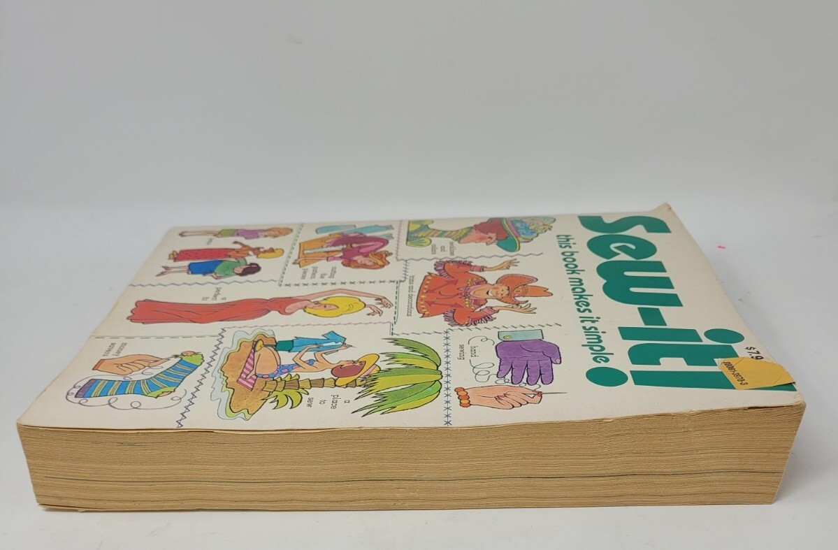 Sew It: This Book Makes It Simple 1980 Paperback Illustrated 512 pages Rare HTF