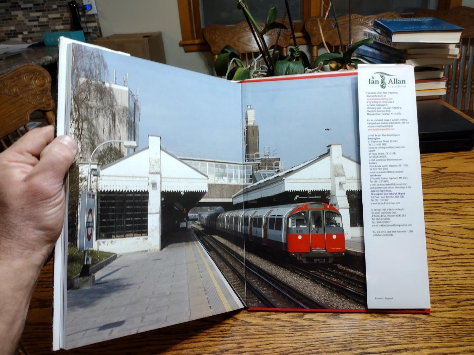 London’s Underground John Glover 2003 Hardback Published Ian Allan 160 pages