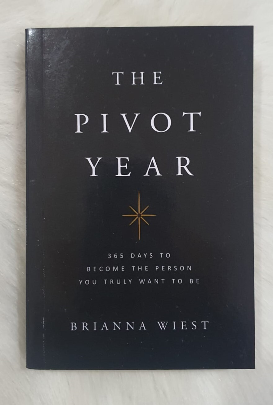 The Pivot Year: 365 Days To Become The Person You Truly Want To Be USA Stock