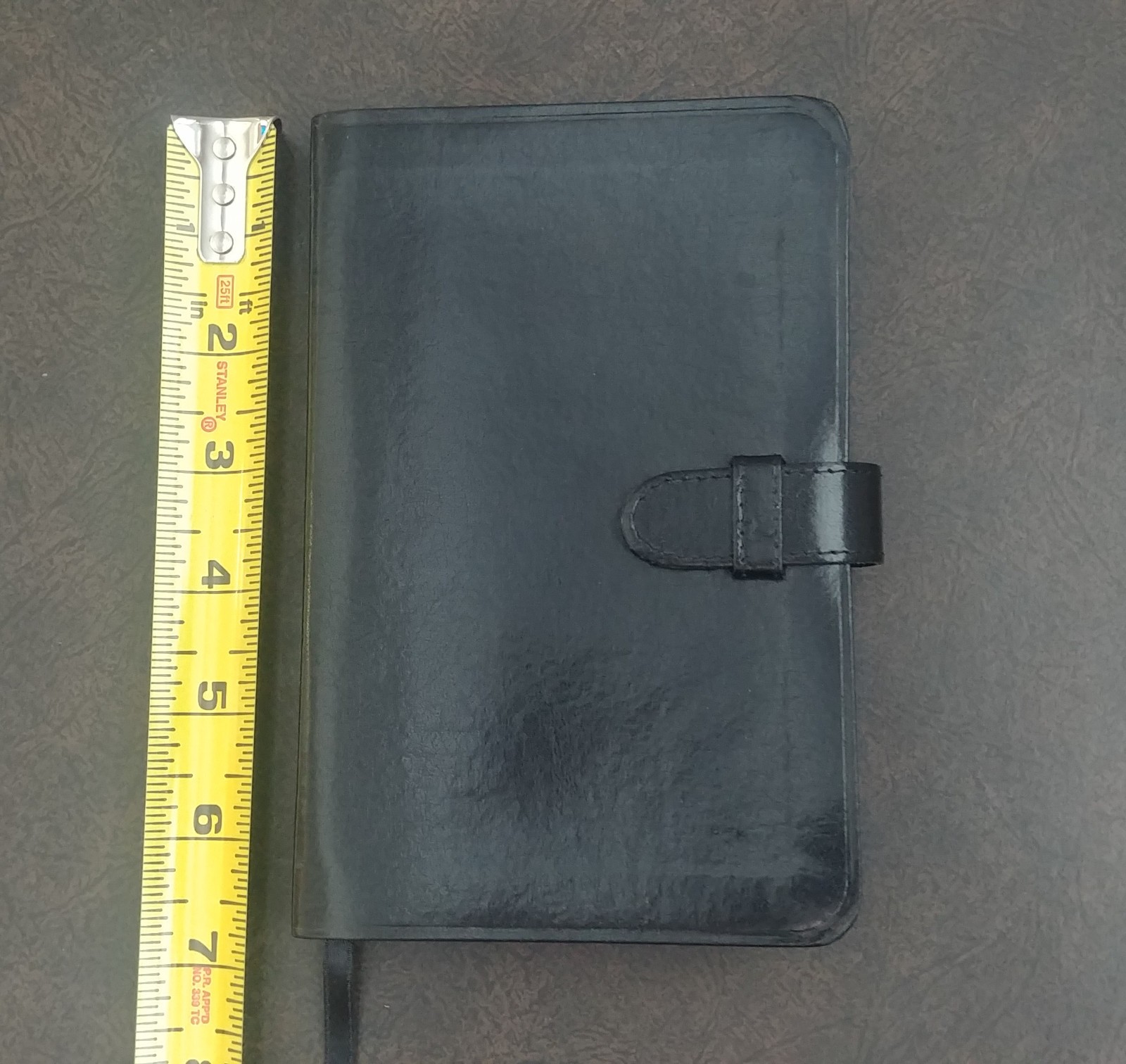 Premium Bonded Leather NIV Compact Thinline Bible Black – Red Letter – Ribbon