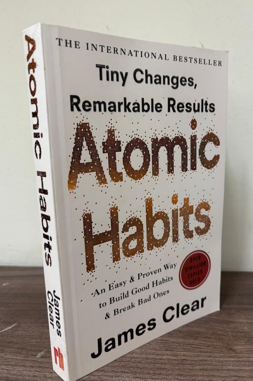 Atomic Habits by James Clear Build Good Habits Free Shipping Brand New