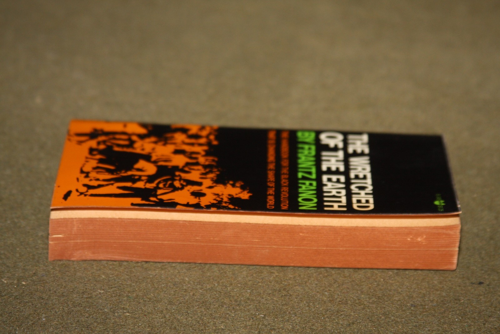 The Wretched of the Earth by Frantz Fanon 1968 PB 1st Print Black Cat Grove