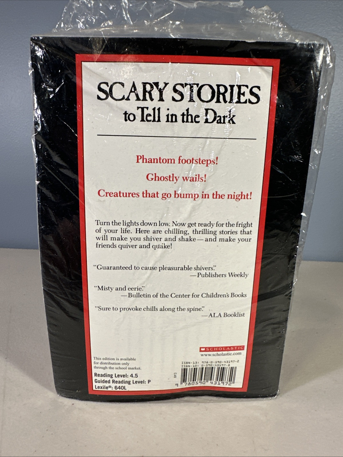 Scary Stories To Tell In The Dark PB Books Alvin Schwartz w/Spooky Book Light