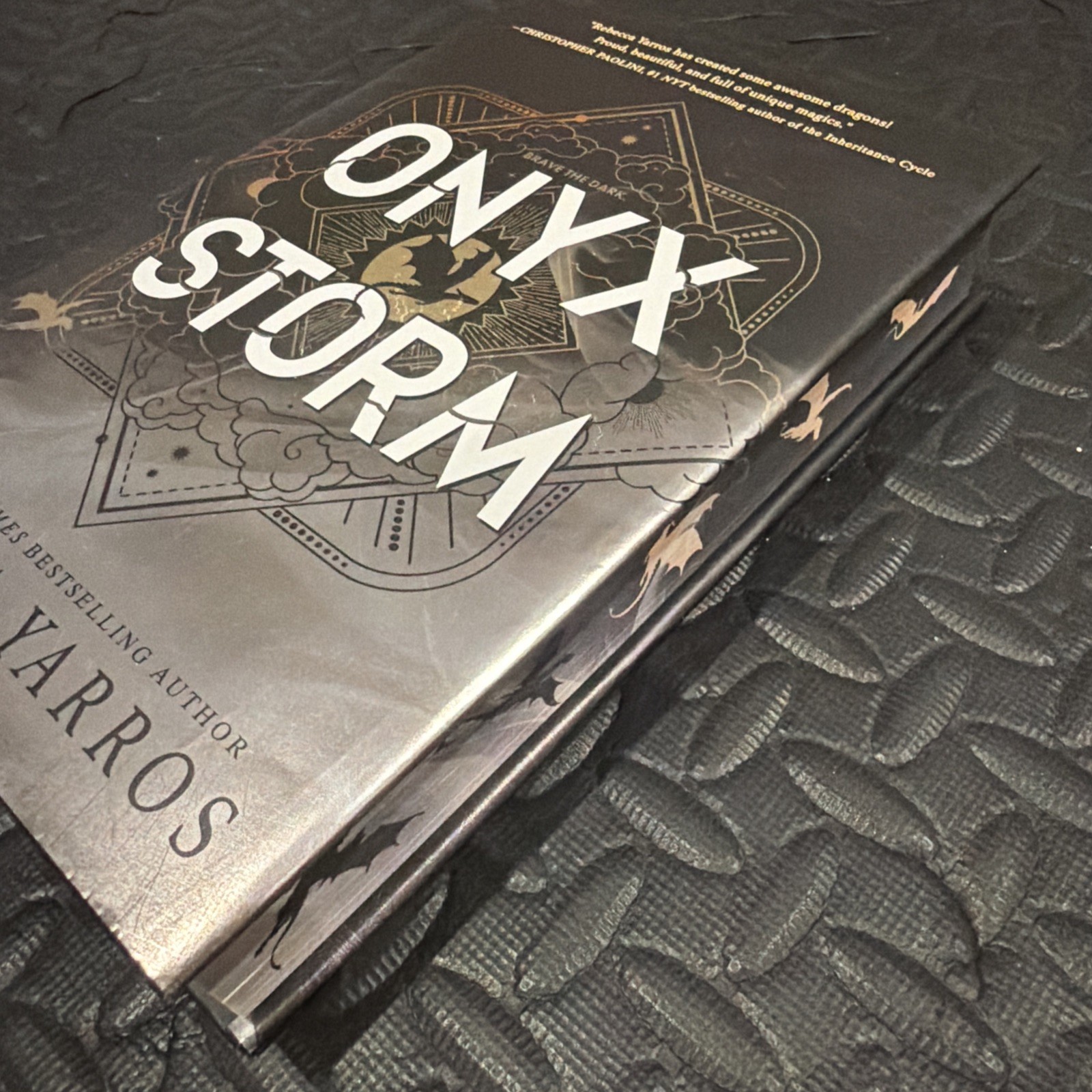 ONYX STORM Hardcover Book Rebecca Yarros Deluxe Limited Edition