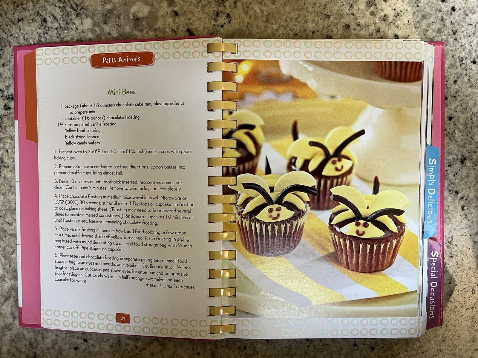 CUPCAKES Favorite Brand Name 3 Books in One Spiral Bound Cookbook 288 pages NEW