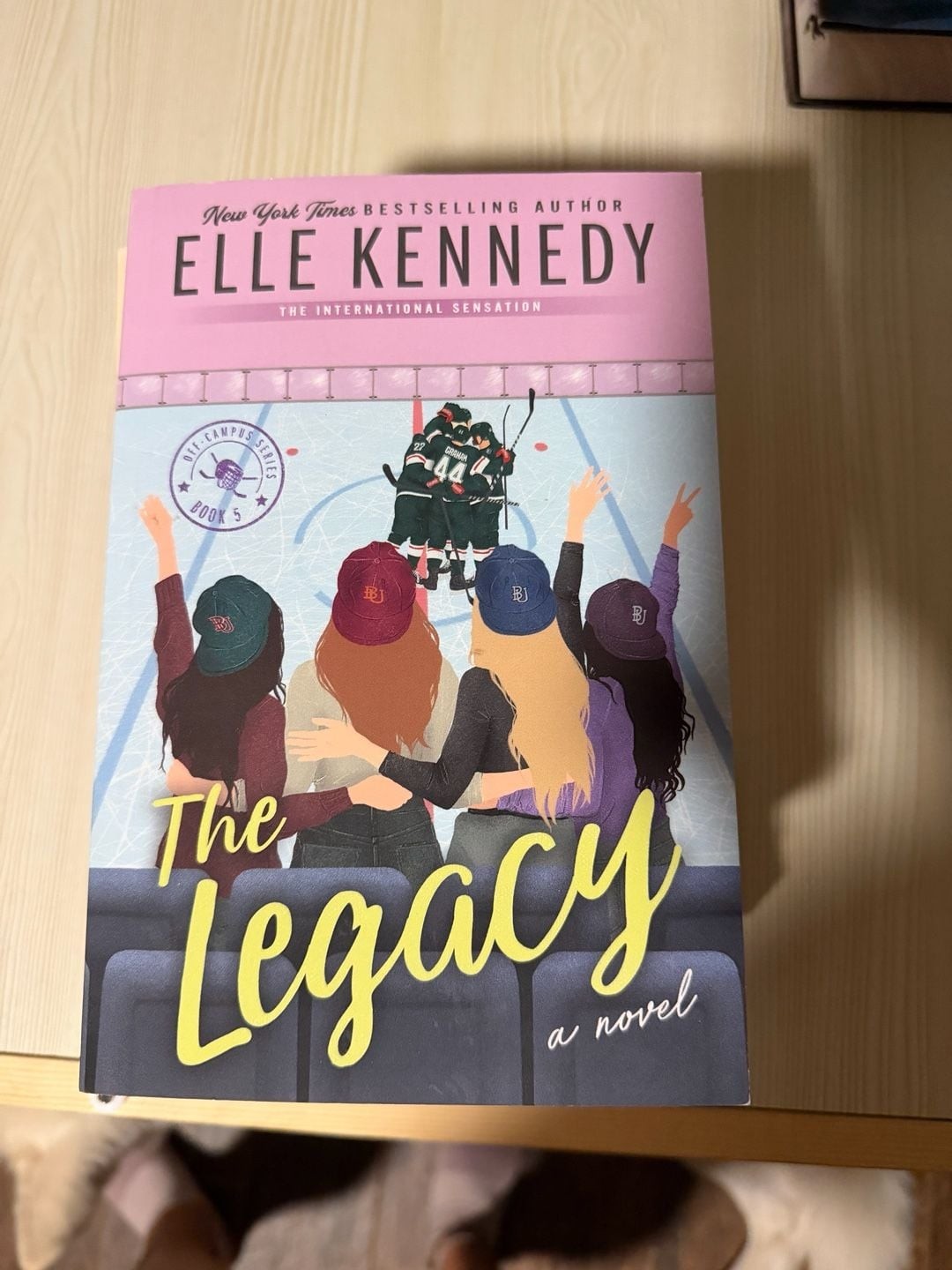 Elle Kennedy Off-Campus Series Complete 5 Book Set (Illustrated Covers)