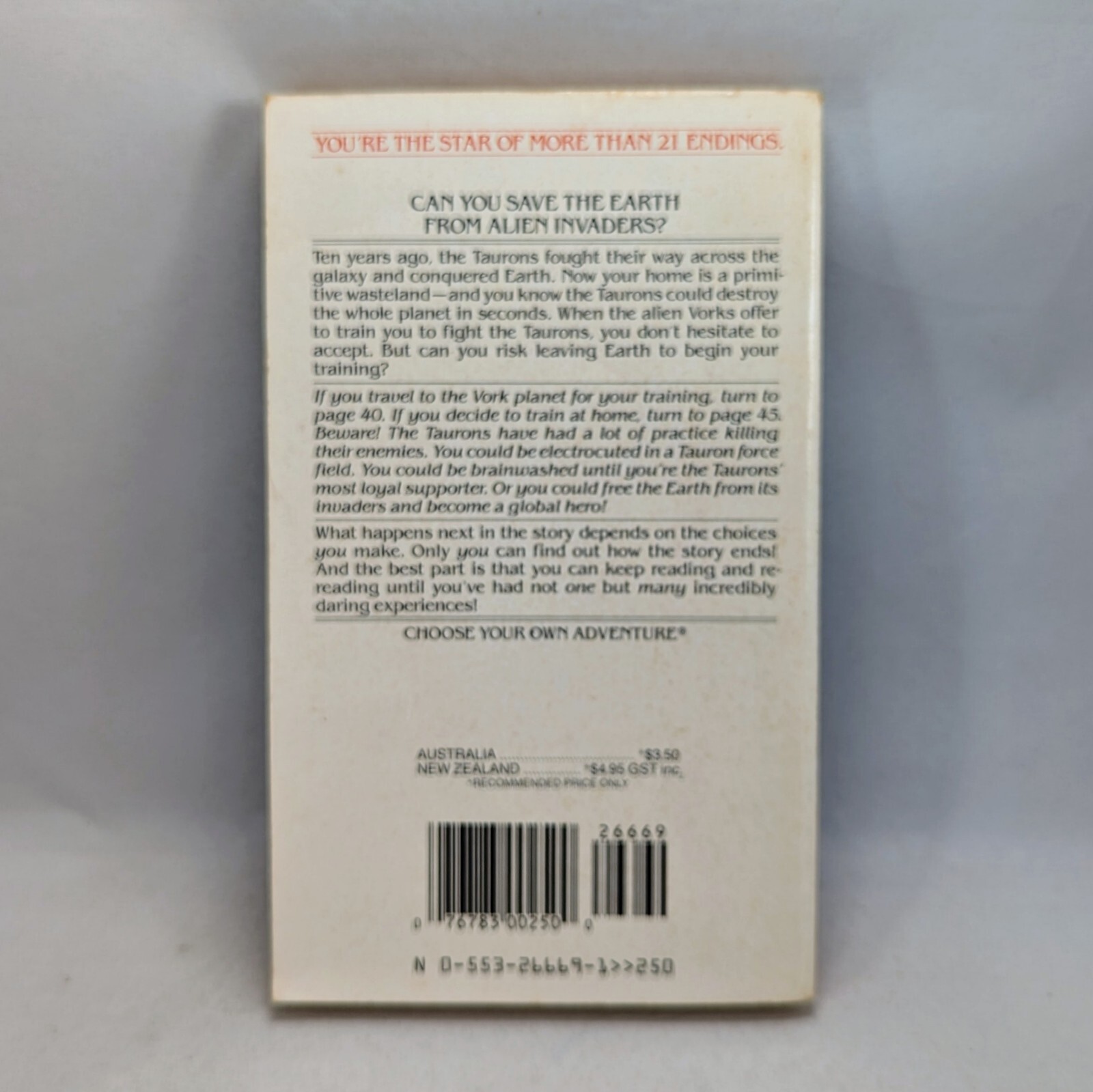 Choose Your Own Adventure 70: Invaders of the Planet Earth VTG 1987 1st Edition