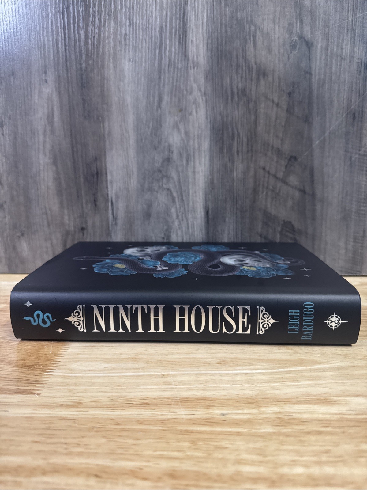 Illumicrate – Ninth House & Hell Bent – Leigh Bardugo – Exclusive Sprayed Edges