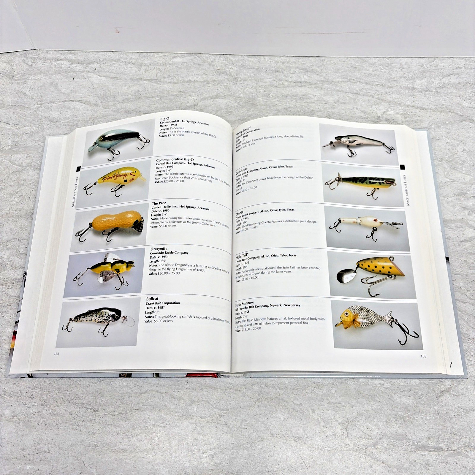 Fishing Lure Collectibles Modern Era Vol 2 Color Pictures HC Book 412 Pages